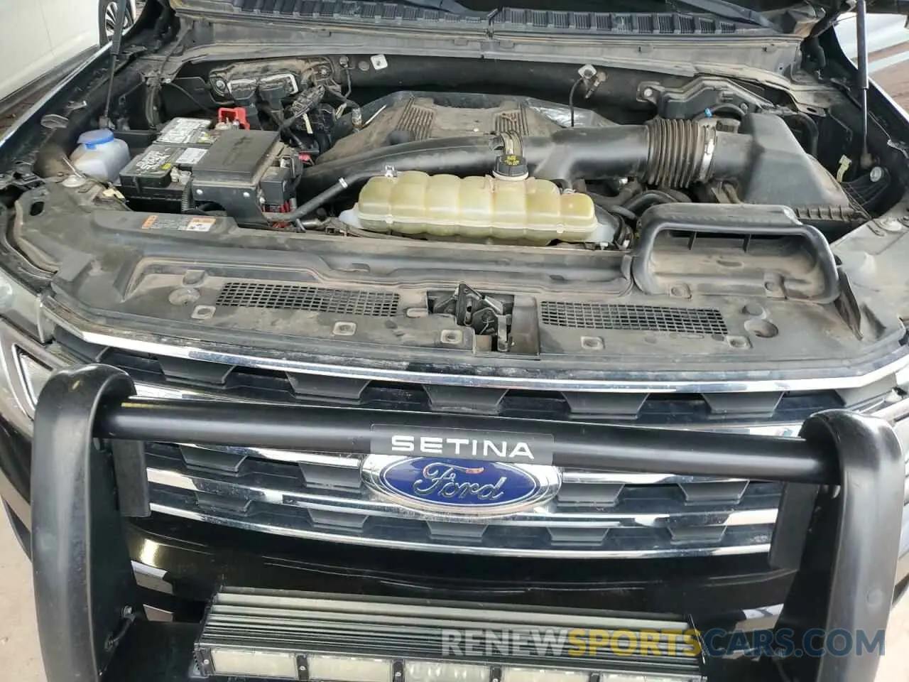 12 Photograph of a damaged car 1FMJU1GT1KEA43746 FORD EXPEDITION 2019
