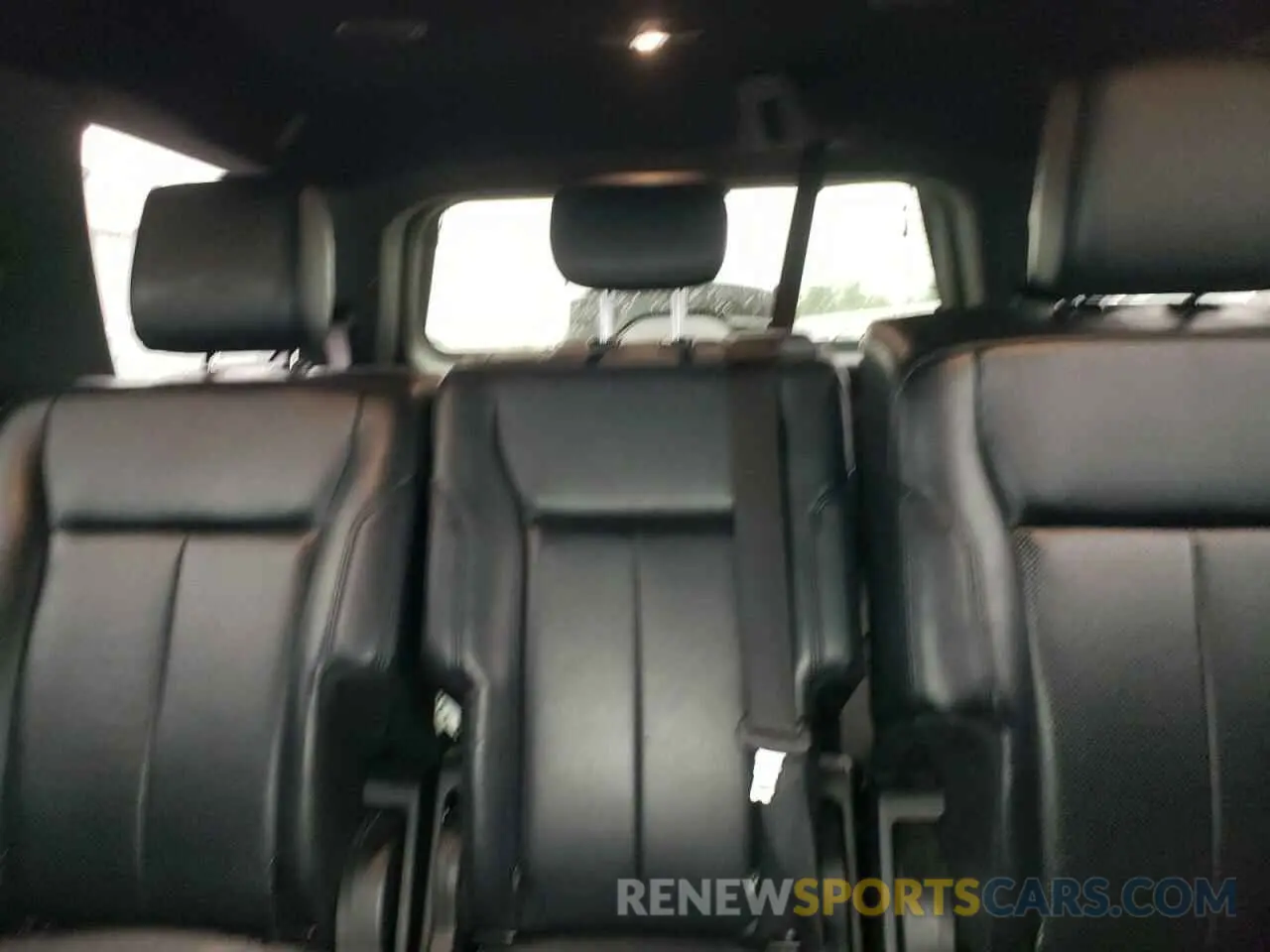 10 Photograph of a damaged car 1FMJU1HT0KEA47639 FORD EXPEDITION 2019