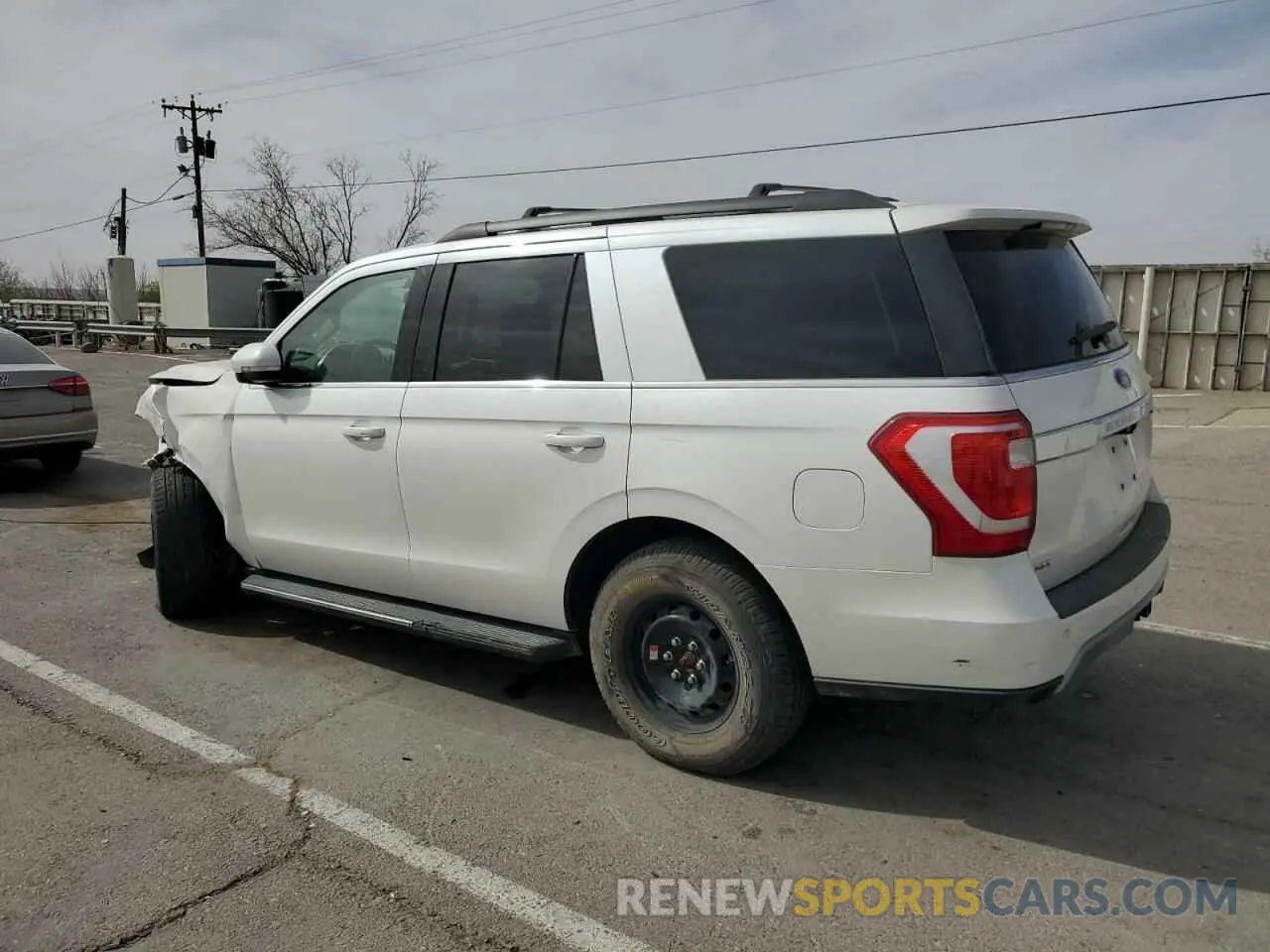 2 Photograph of a damaged car 1FMJU1HT1KEA17386 FORD EXPEDITION 2019