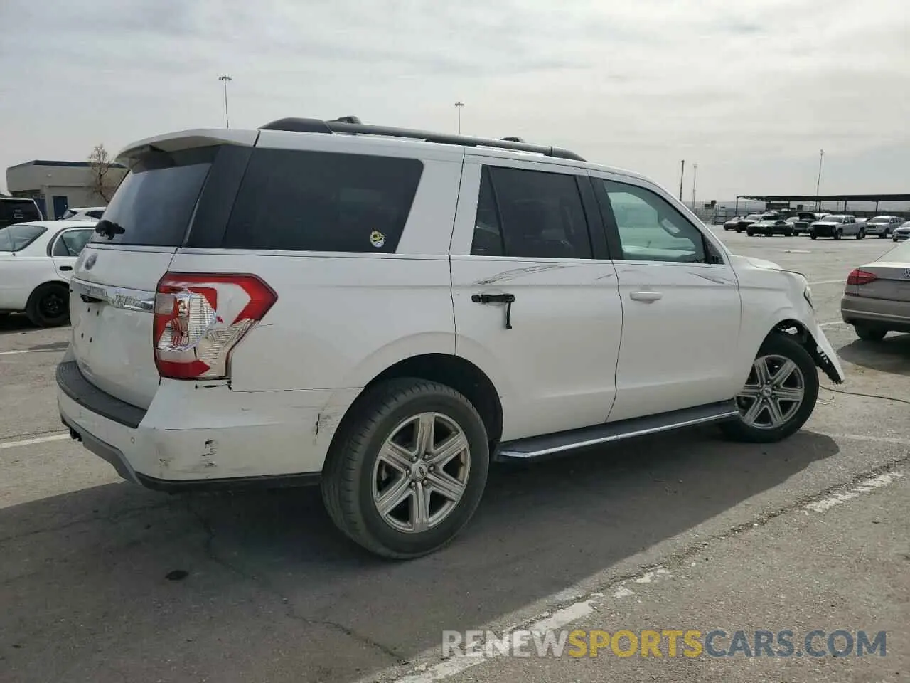 3 Photograph of a damaged car 1FMJU1HT1KEA17386 FORD EXPEDITION 2019