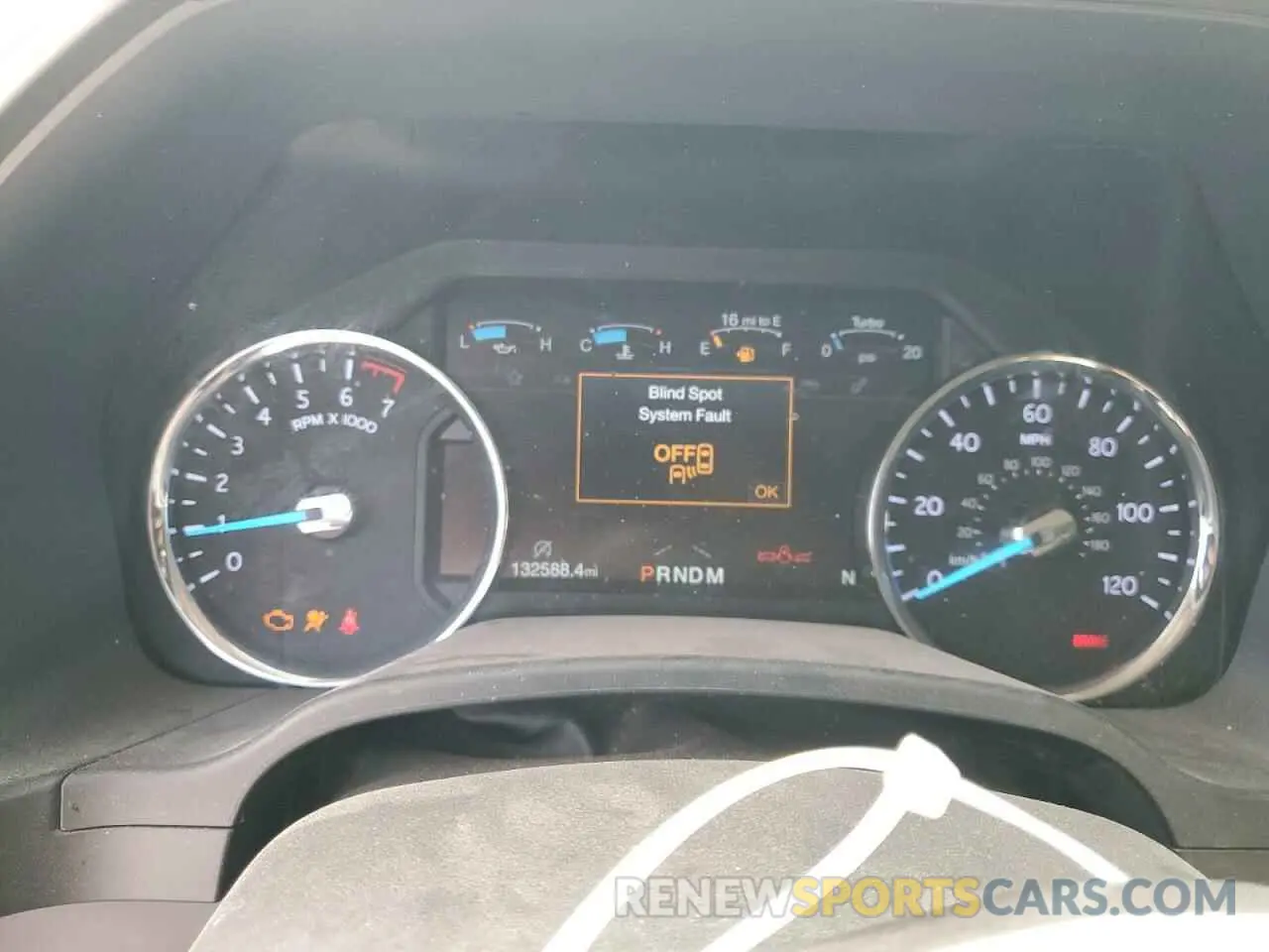 9 Photograph of a damaged car 1FMJU1HT1KEA17386 FORD EXPEDITION 2019