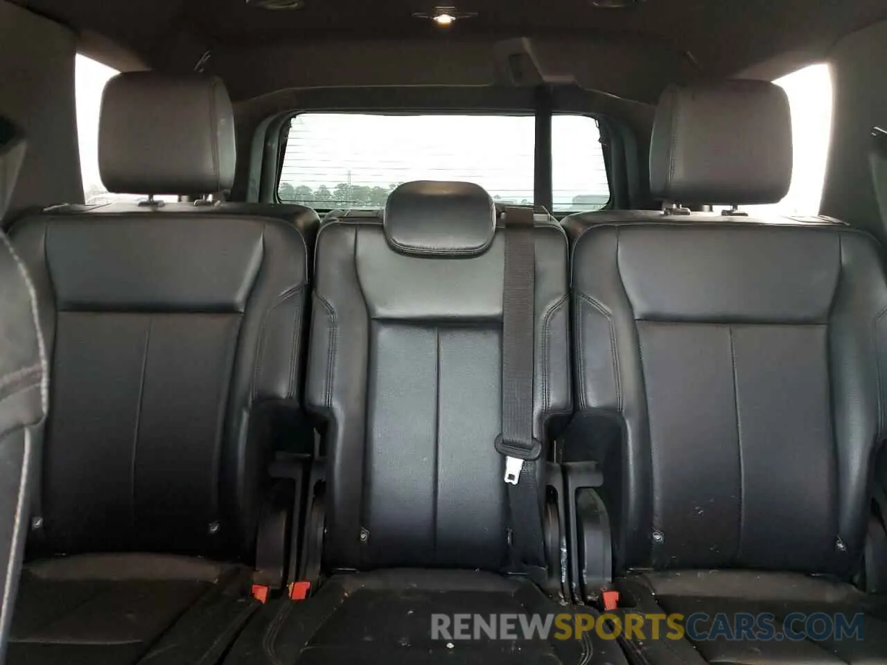 10 Photograph of a damaged car 1FMJU1HT2KEA03559 FORD EXPEDITION 2019
