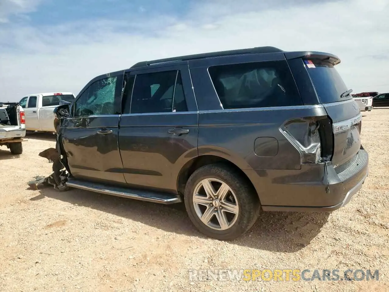 2 Photograph of a damaged car 1FMJU1HT2KEA26887 FORD EXPEDITION 2019