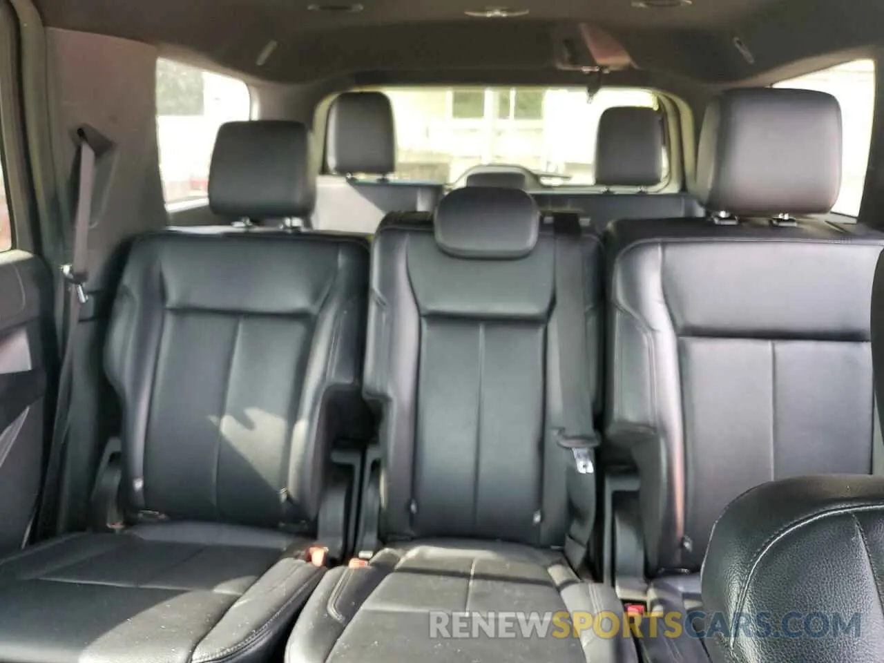 10 Photograph of a damaged car 1FMJU1HT2KEA44869 FORD EXPEDITION 2019