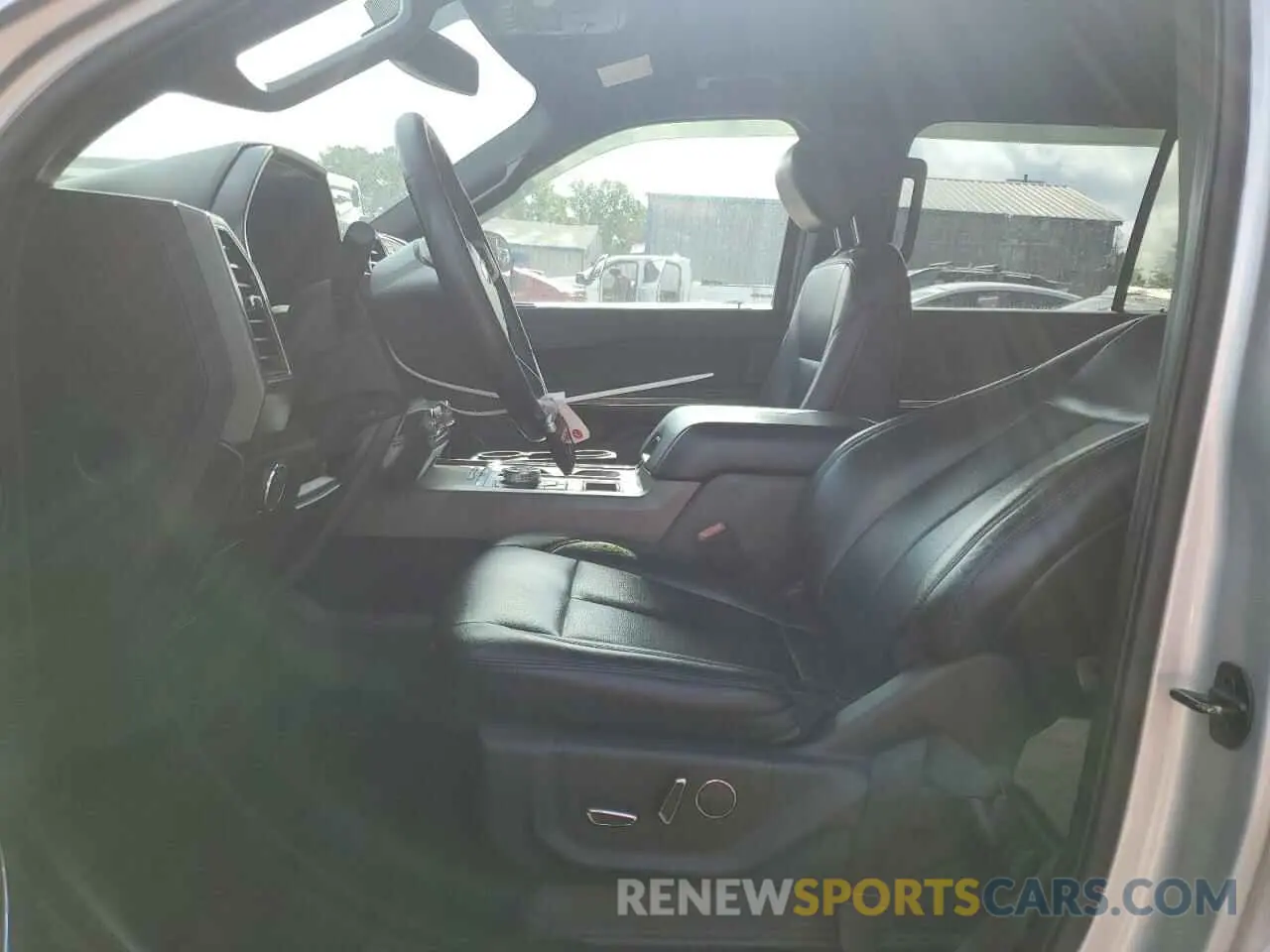 7 Photograph of a damaged car 1FMJU1HT2KEA44869 FORD EXPEDITION 2019