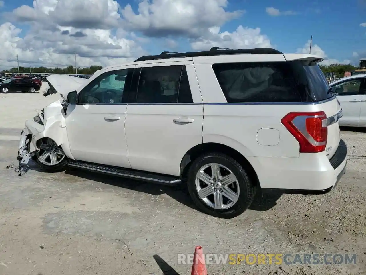 2 Photograph of a damaged car 1FMJU1HT2KEA45763 FORD EXPEDITION 2019