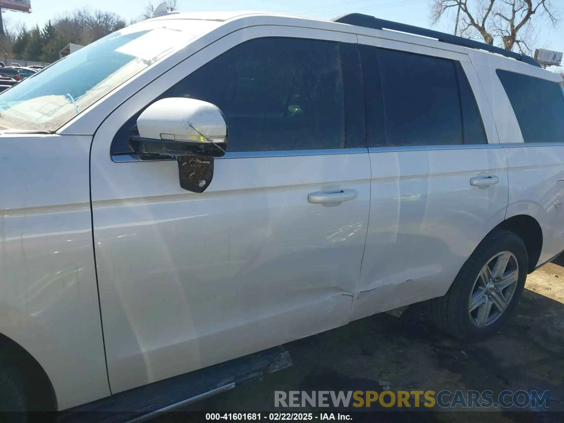 14 Photograph of a damaged car 1FMJU1HT3KEA12044 FORD EXPEDITION 2019