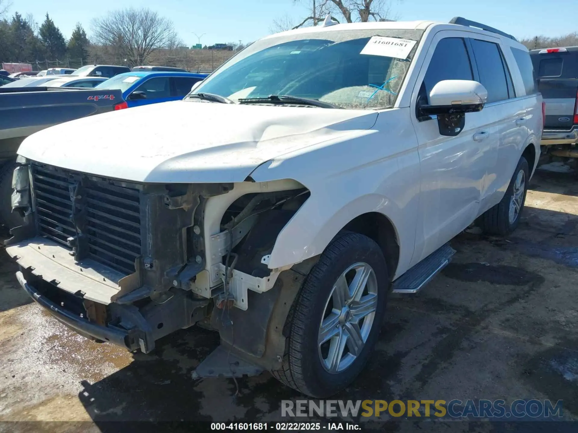 2 Photograph of a damaged car 1FMJU1HT3KEA12044 FORD EXPEDITION 2019