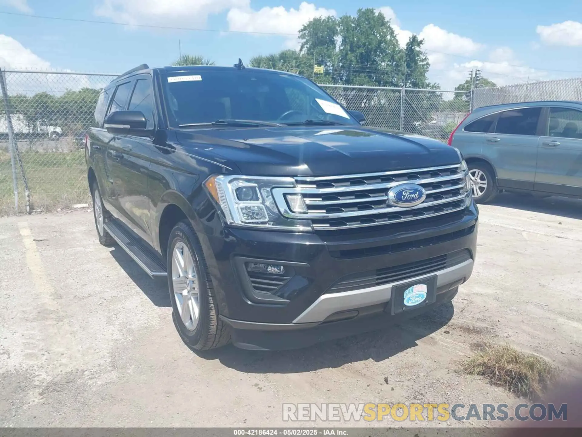1 Photograph of a damaged car 1FMJU1HT3KEA64385 FORD EXPEDITION 2019