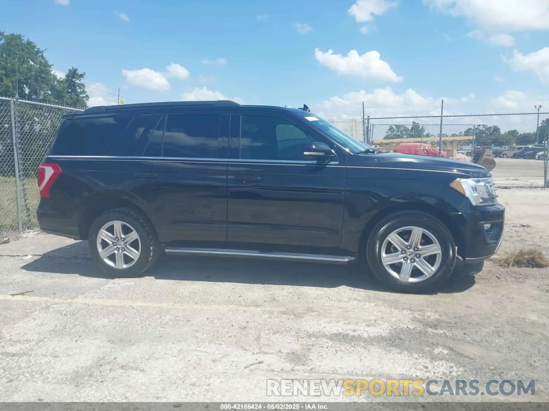 13 Photograph of a damaged car 1FMJU1HT3KEA64385 FORD EXPEDITION 2019