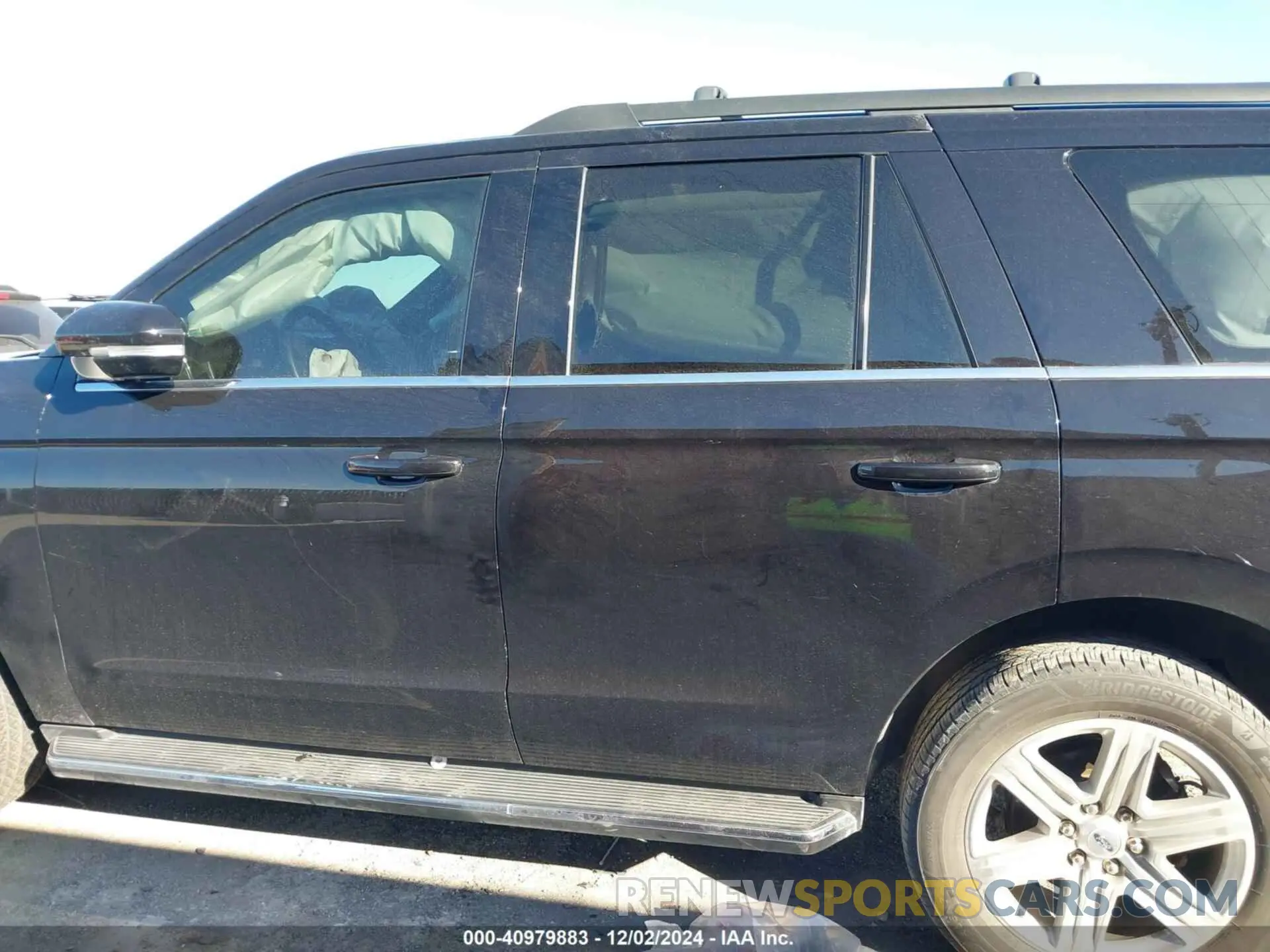 14 Photograph of a damaged car 1FMJU1HT3KEA73359 FORD EXPEDITION 2019