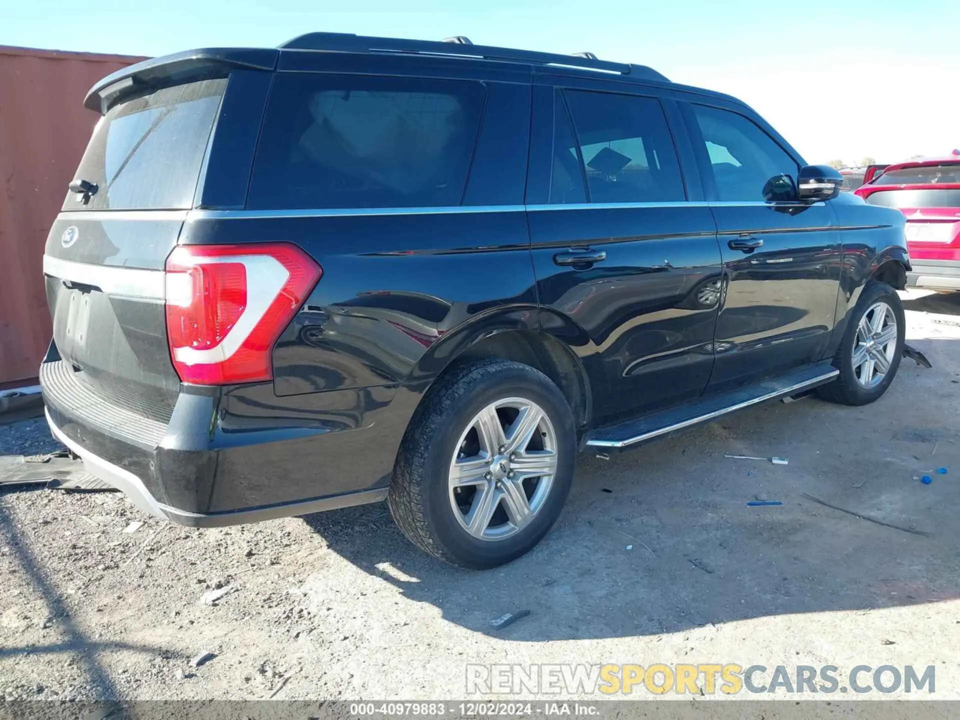 4 Photograph of a damaged car 1FMJU1HT3KEA73359 FORD EXPEDITION 2019