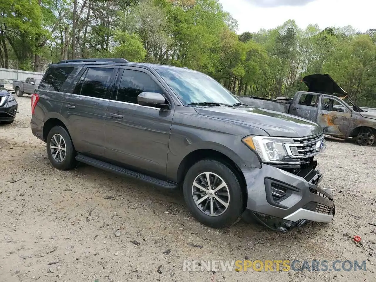 4 Photograph of a damaged car 1FMJU1HT3KEA75175 FORD EXPEDITION 2019