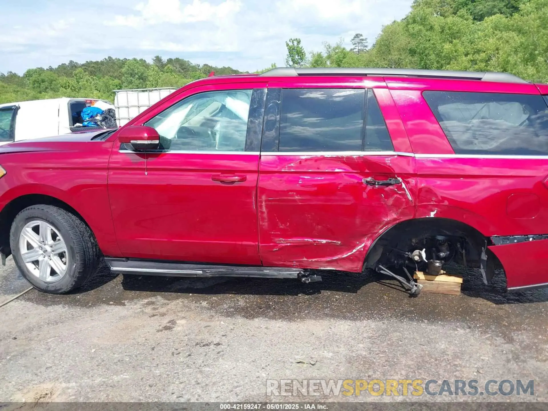 14 Photograph of a damaged car 1FMJU1HT5KEA71256 FORD EXPEDITION 2019