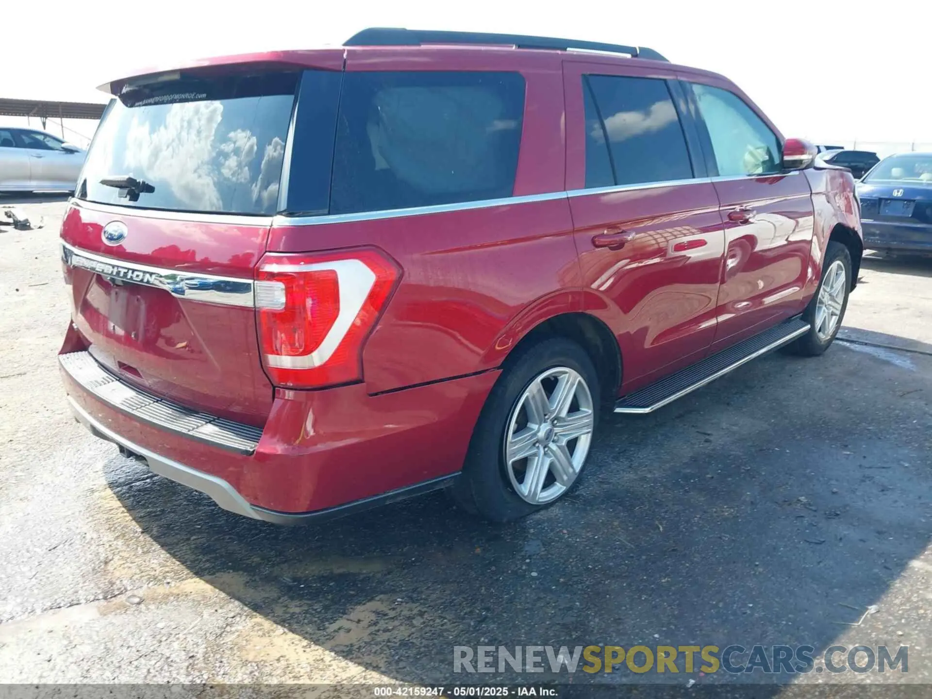 4 Photograph of a damaged car 1FMJU1HT5KEA71256 FORD EXPEDITION 2019