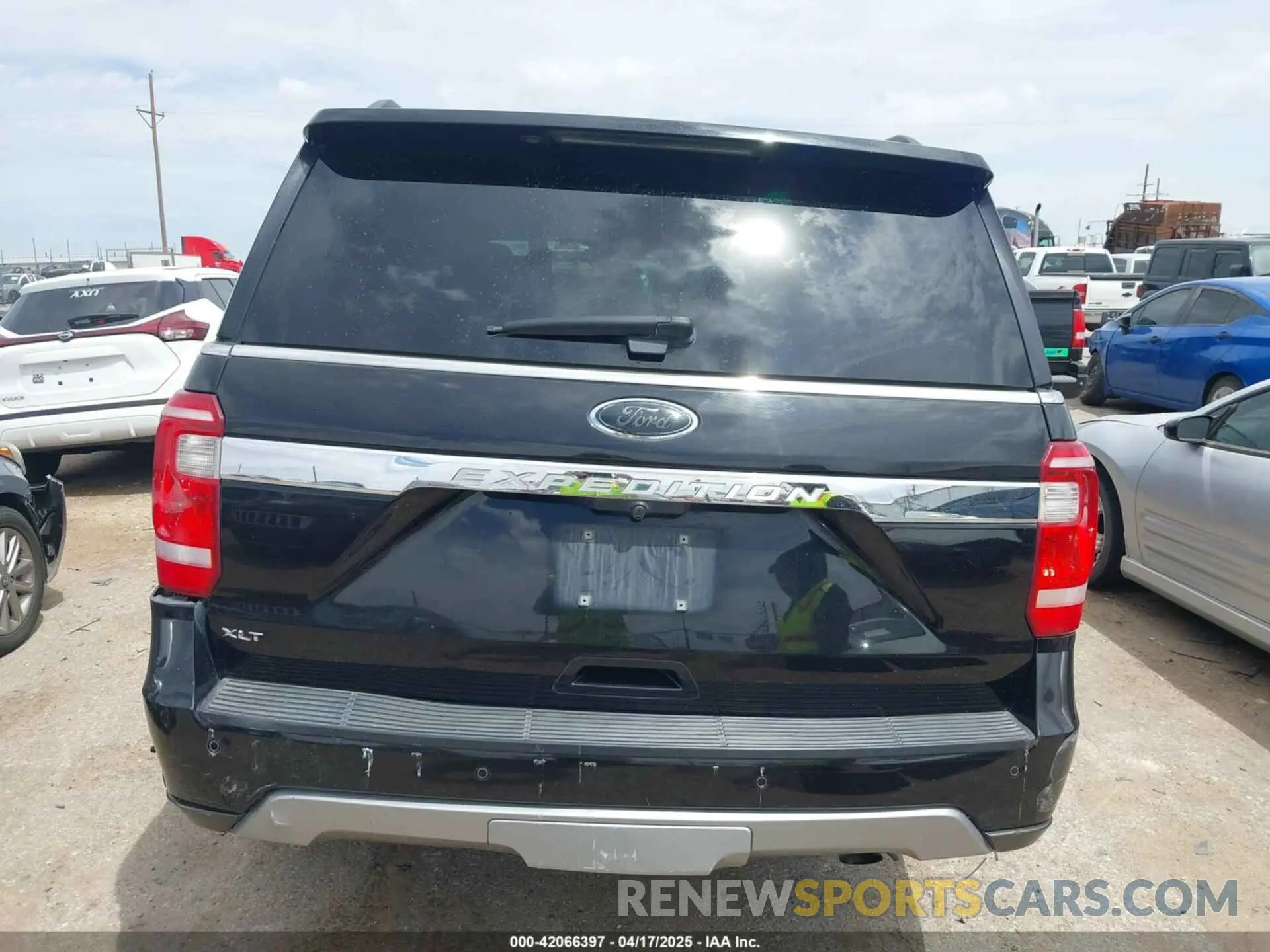 16 Photograph of a damaged car 1FMJU1HT5KEA76604 FORD EXPEDITION 2019
