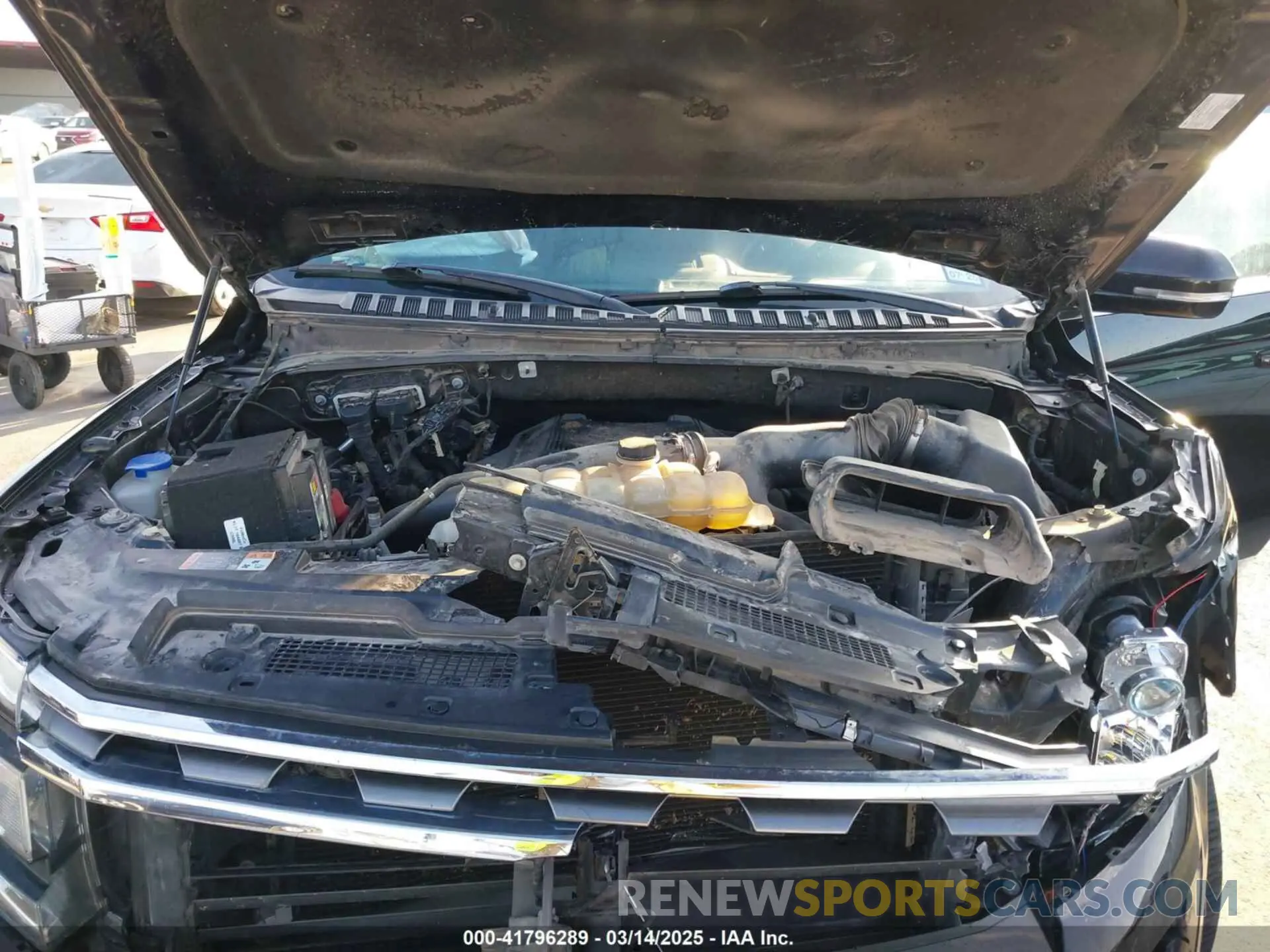 10 Photograph of a damaged car 1FMJU1HT5KEA82614 FORD EXPEDITION 2019