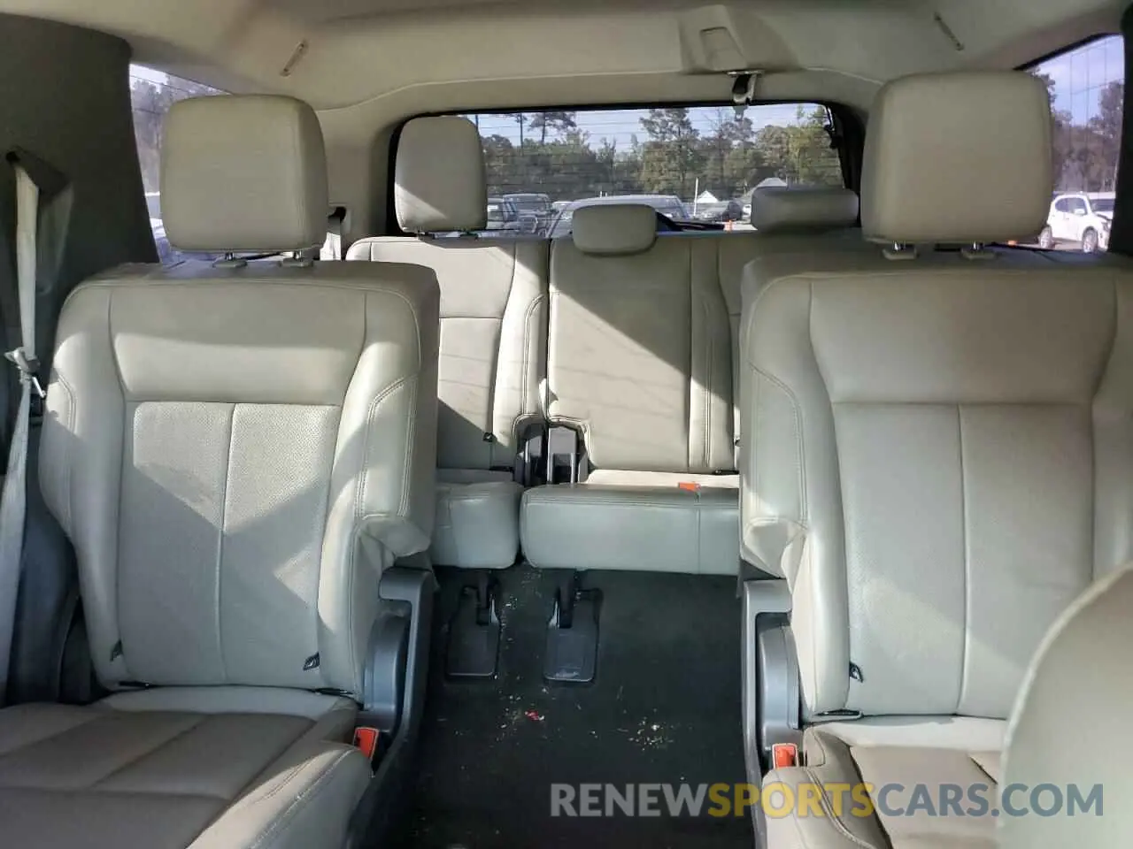 10 Photograph of a damaged car 1FMJU1HT6KEA67684 FORD EXPEDITION 2019