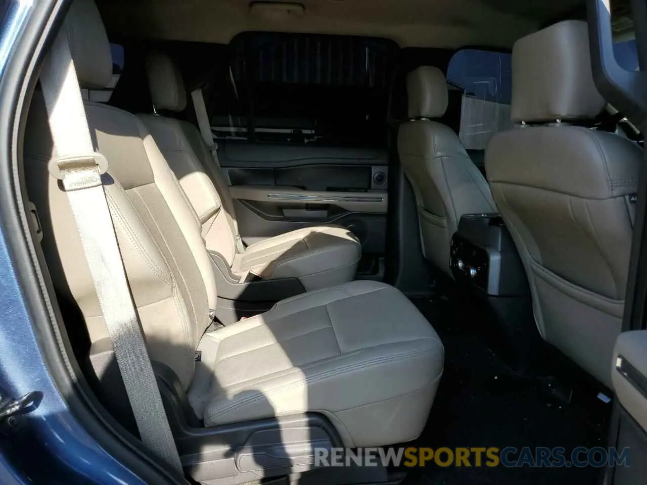 11 Photograph of a damaged car 1FMJU1HT6KEA67684 FORD EXPEDITION 2019