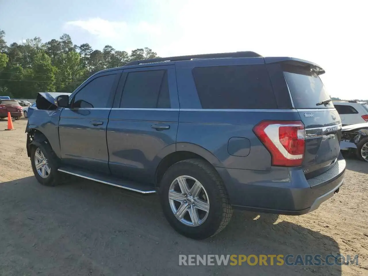 2 Photograph of a damaged car 1FMJU1HT6KEA67684 FORD EXPEDITION 2019