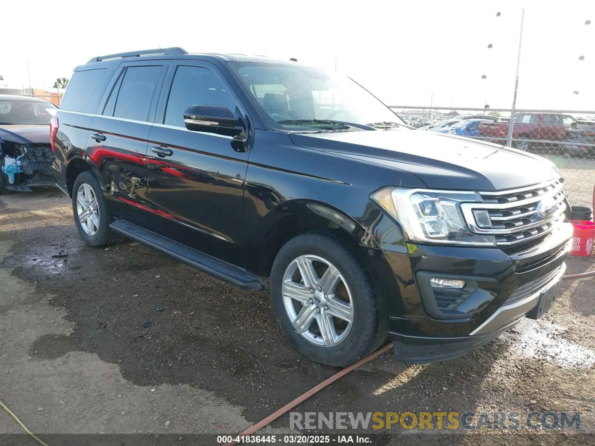 1 Photograph of a damaged car 1FMJU1HT6KEA73730 FORD EXPEDITION 2019