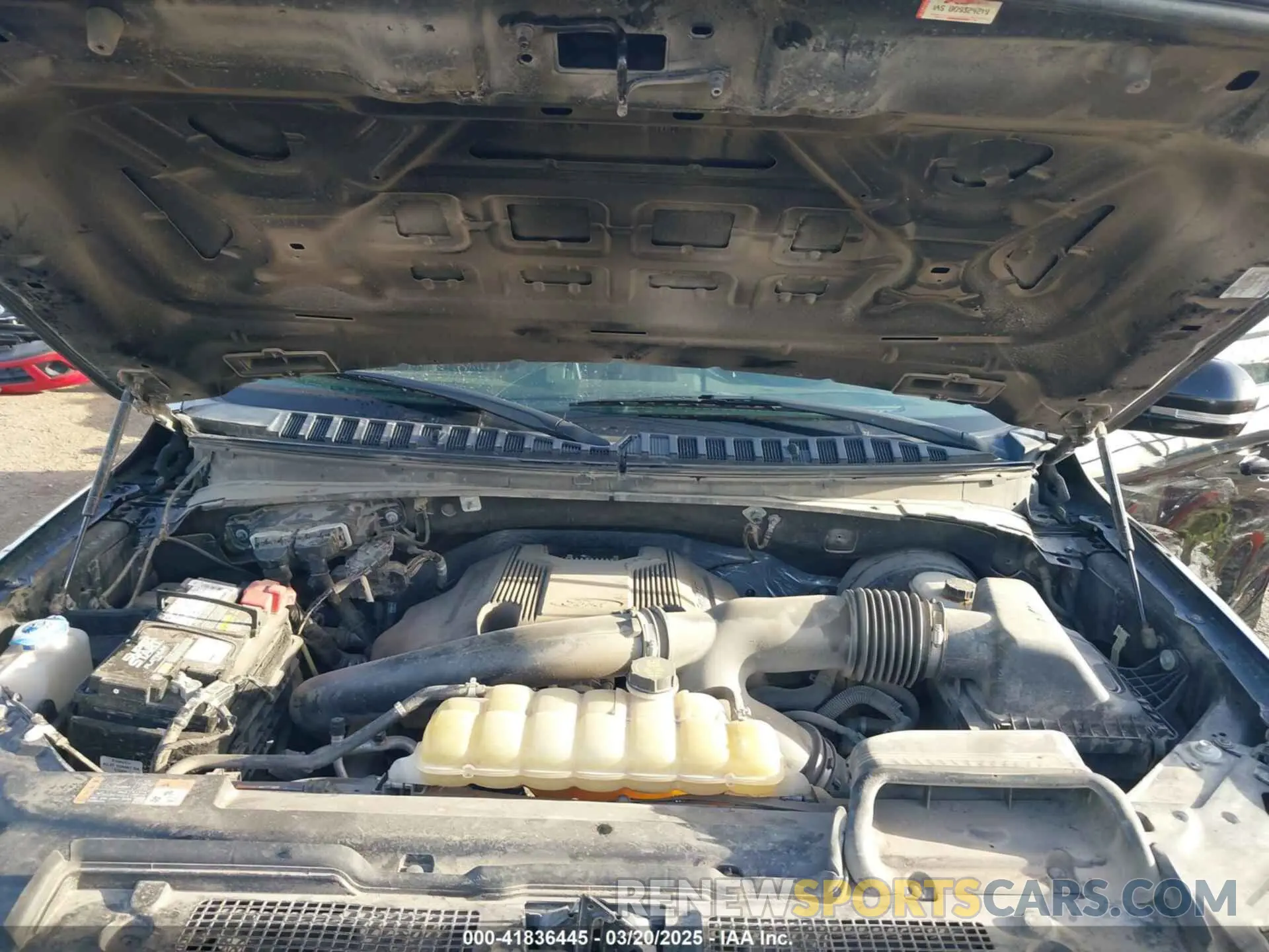 10 Photograph of a damaged car 1FMJU1HT6KEA73730 FORD EXPEDITION 2019