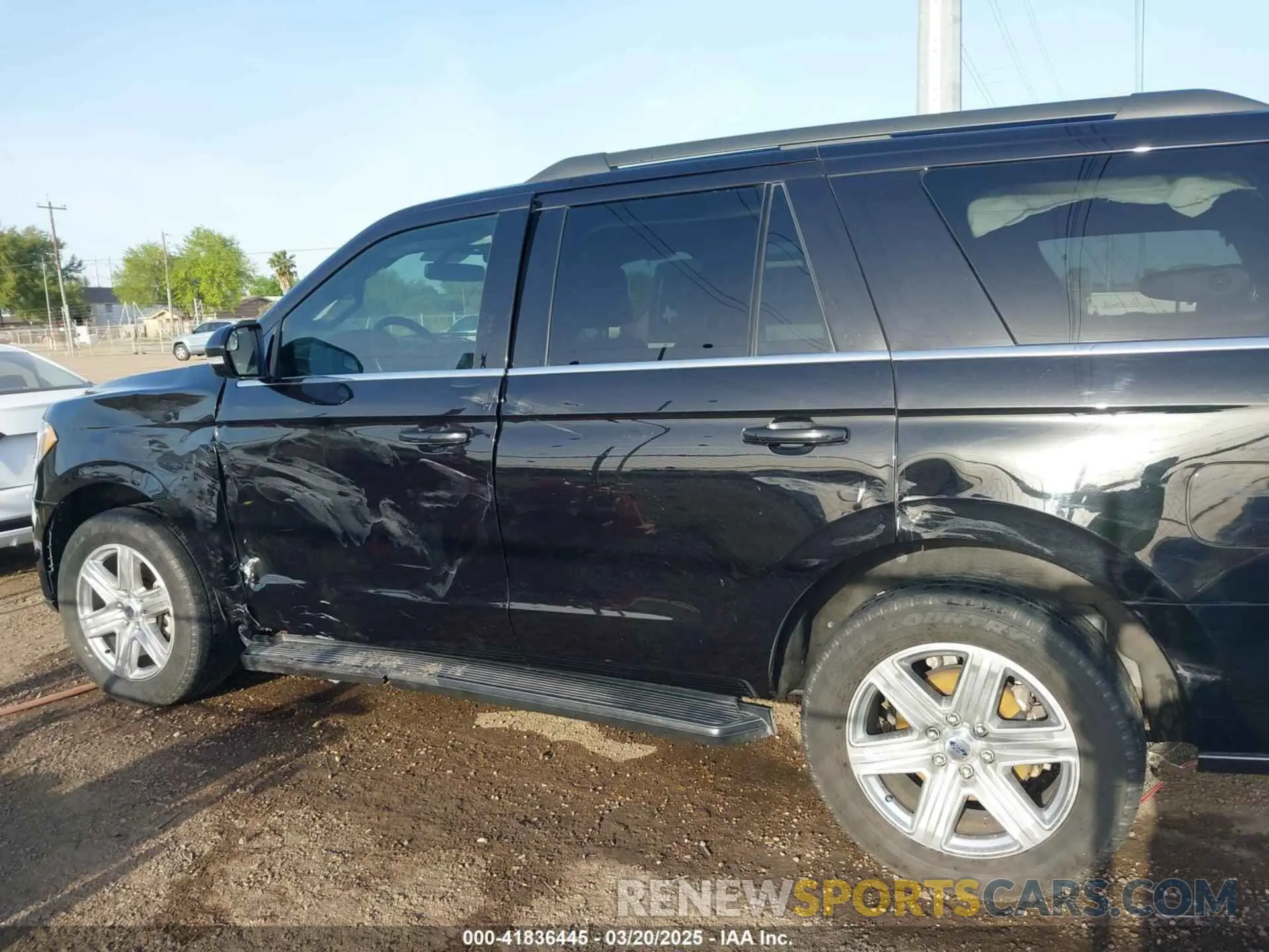 15 Photograph of a damaged car 1FMJU1HT6KEA73730 FORD EXPEDITION 2019