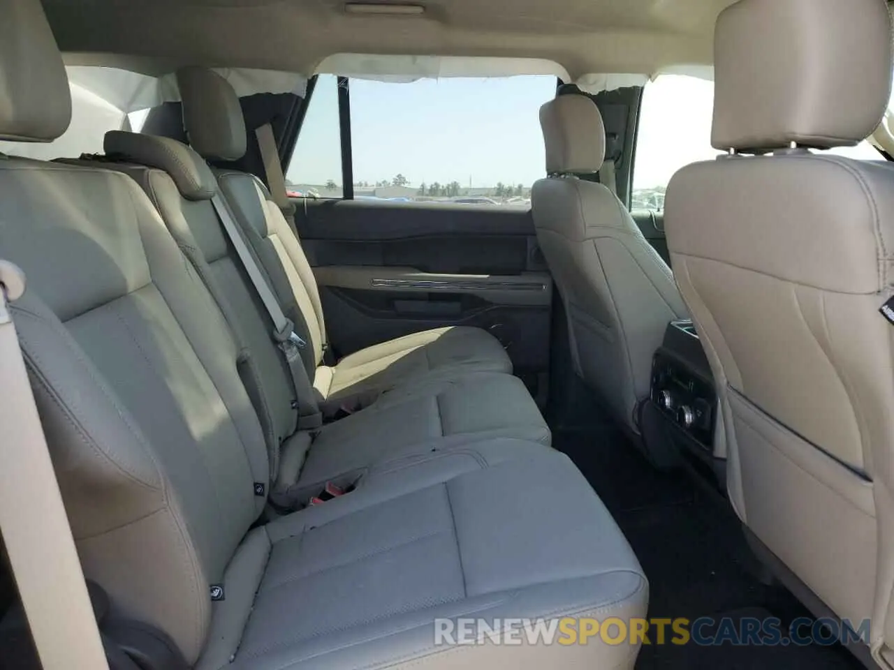 11 Photograph of a damaged car 1FMJU1HT7KEA03878 FORD EXPEDITION 2019