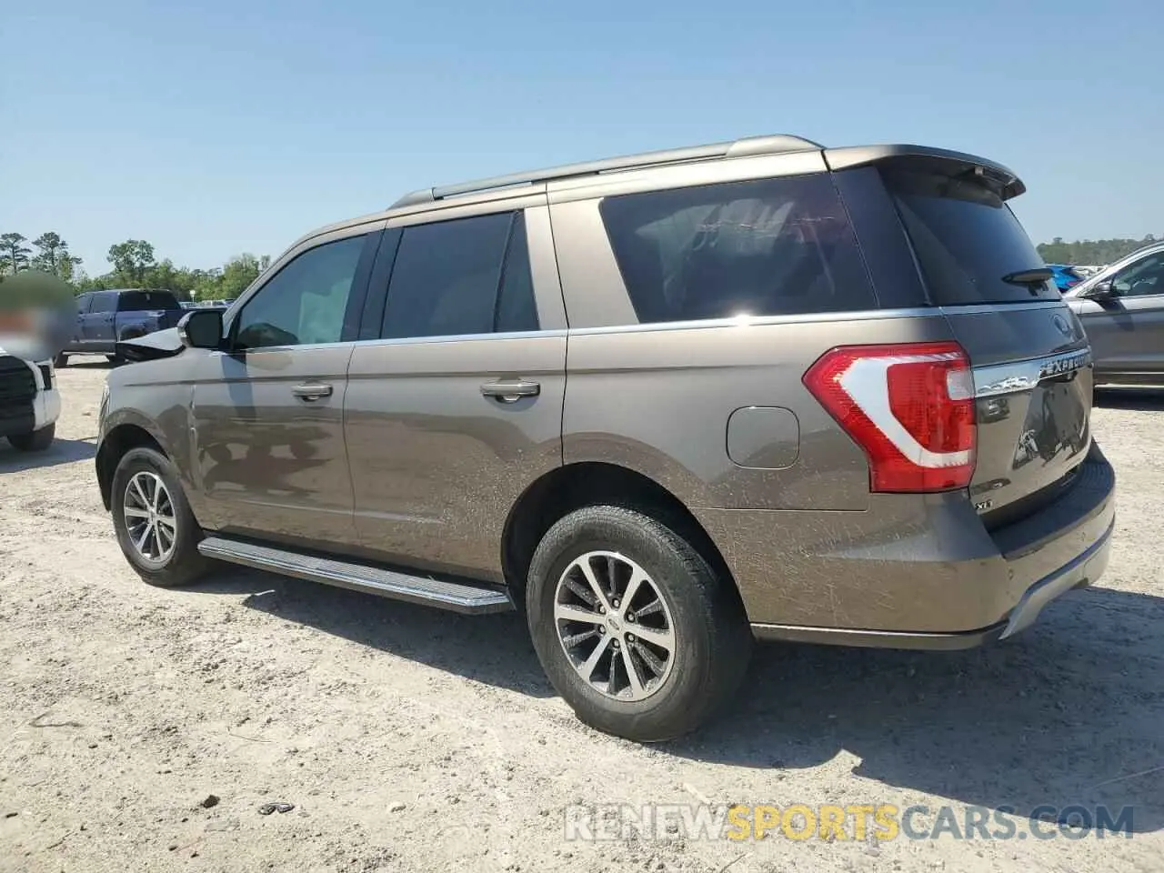 2 Photograph of a damaged car 1FMJU1HT7KEA03878 FORD EXPEDITION 2019