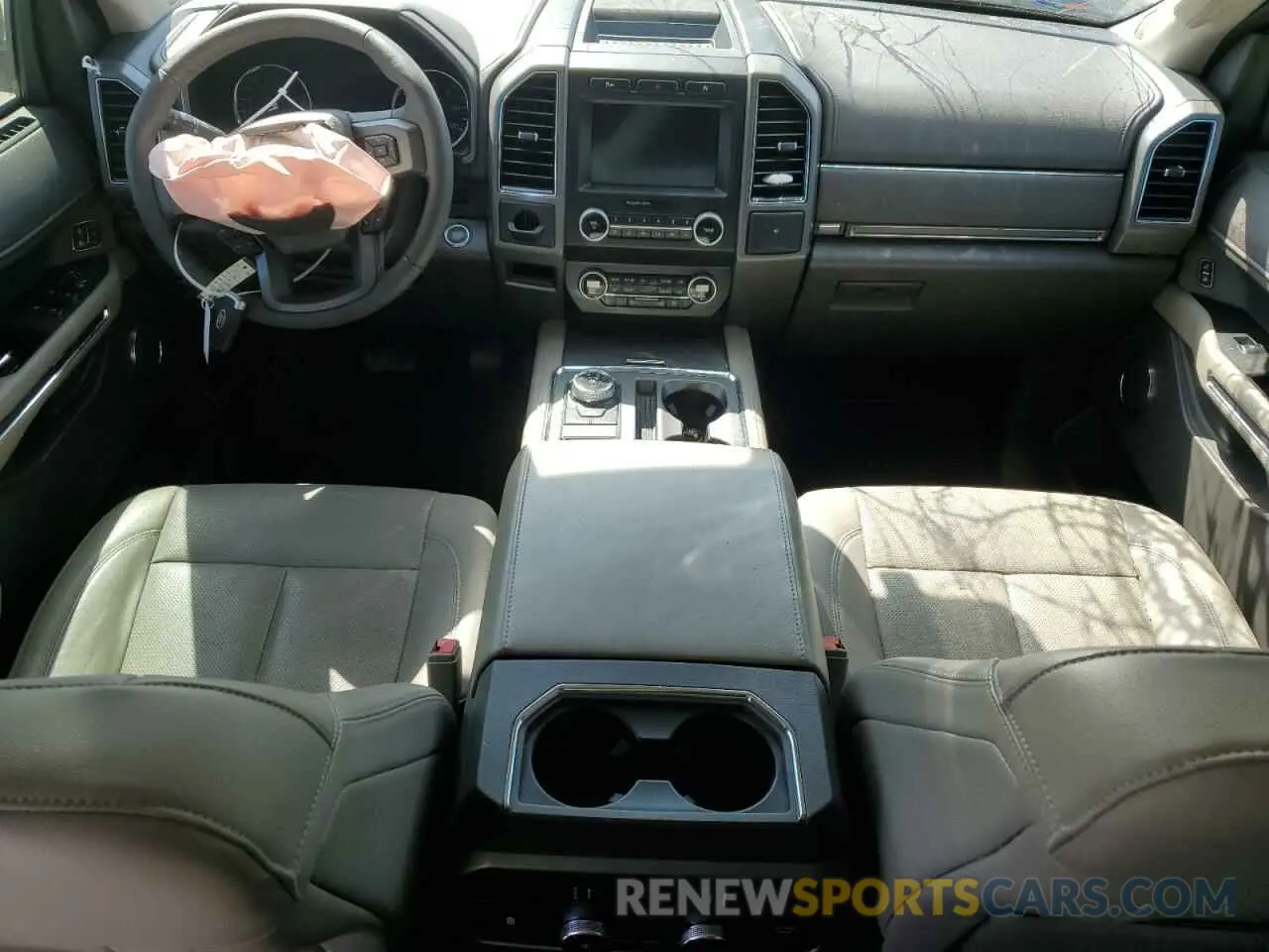 8 Photograph of a damaged car 1FMJU1HT7KEA03878 FORD EXPEDITION 2019