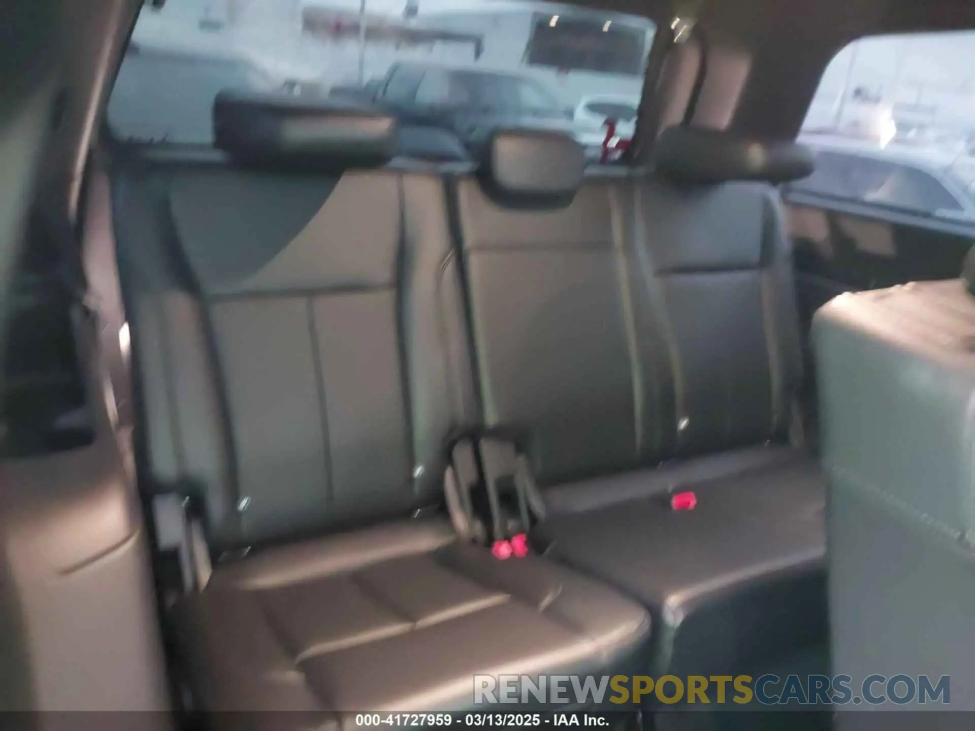 17 Photograph of a damaged car 1FMJU1HT7KEA11849 FORD EXPEDITION 2019