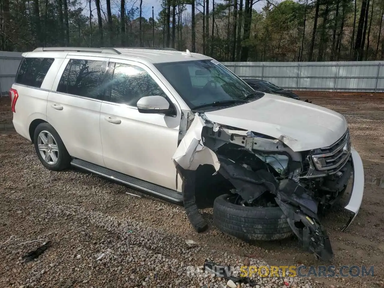 4 Photograph of a damaged car 1FMJU1HT7KEA71047 FORD EXPEDITION 2019