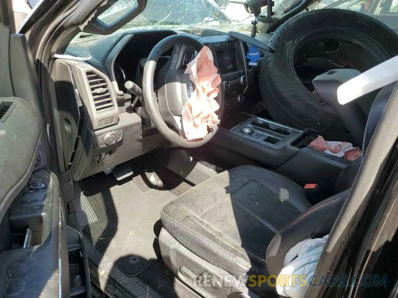 8 Photograph of a damaged car 1FMJU1HT9KEA69428 FORD EXPEDITION 2019