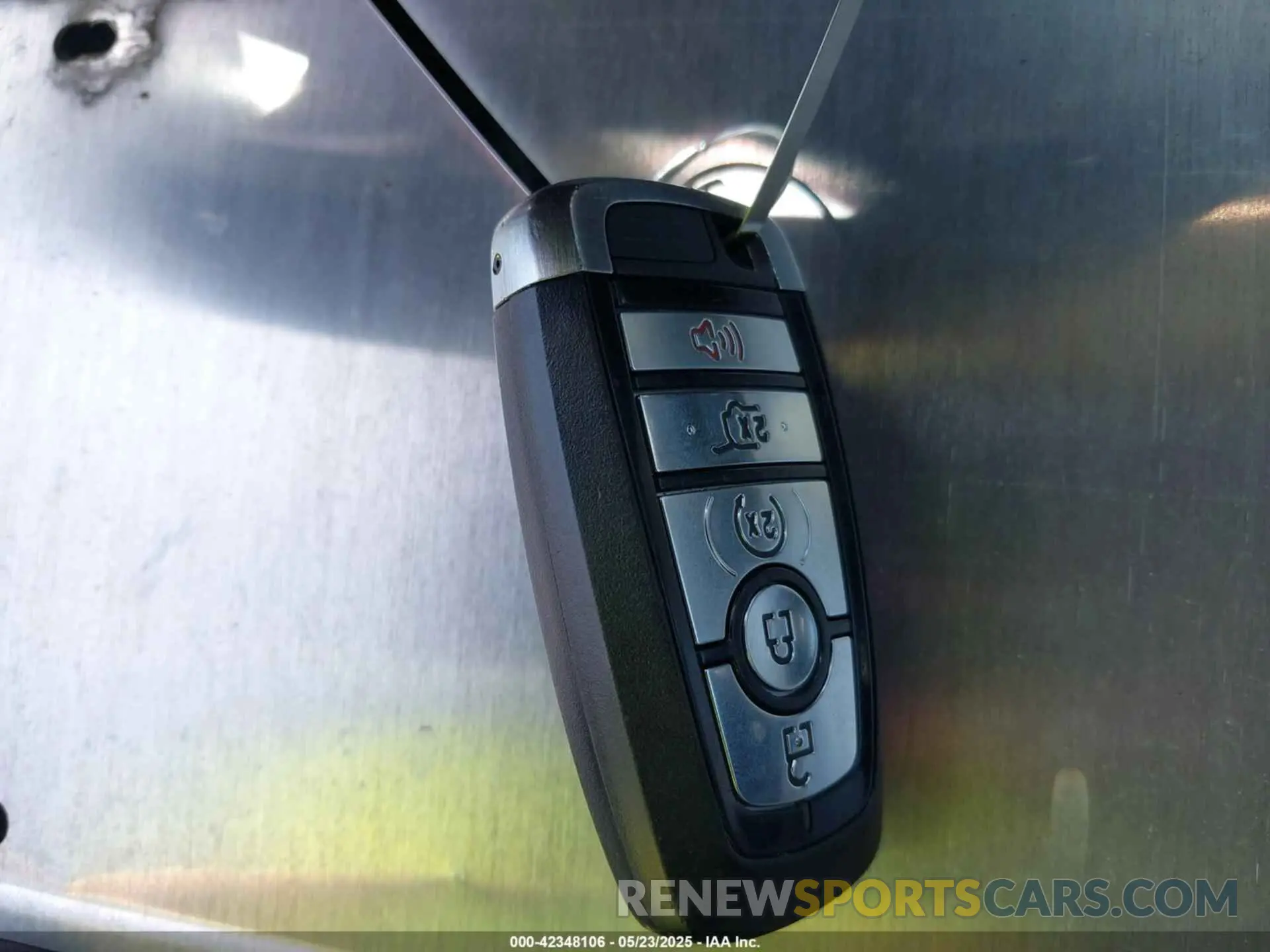 11 Photograph of a damaged car 1FMJU1HTXKEA16110 FORD EXPEDITION 2019