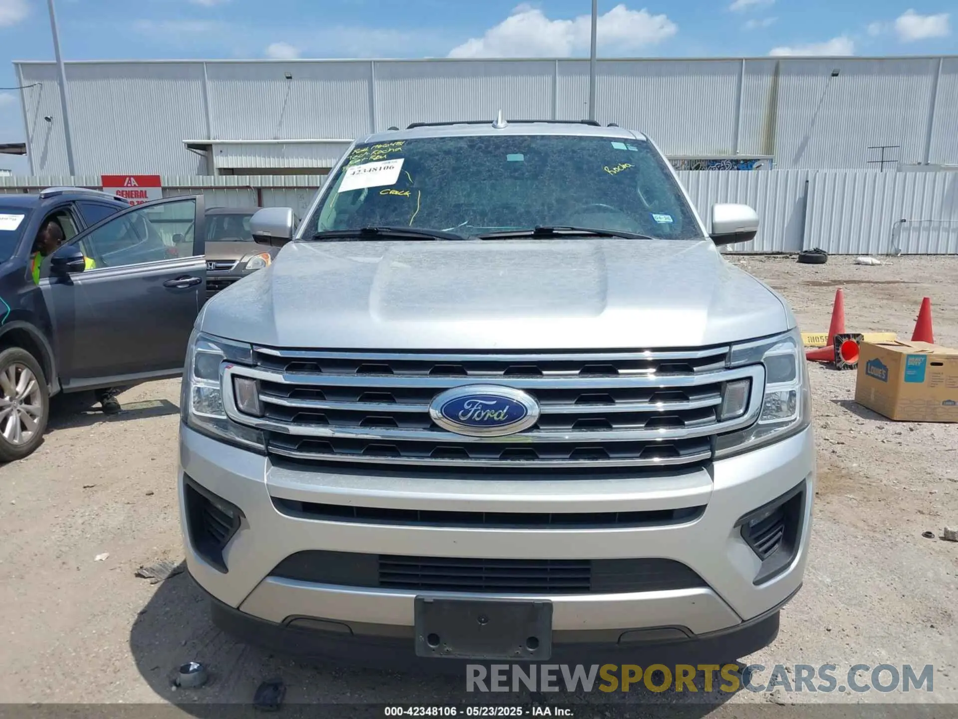 13 Photograph of a damaged car 1FMJU1HTXKEA16110 FORD EXPEDITION 2019