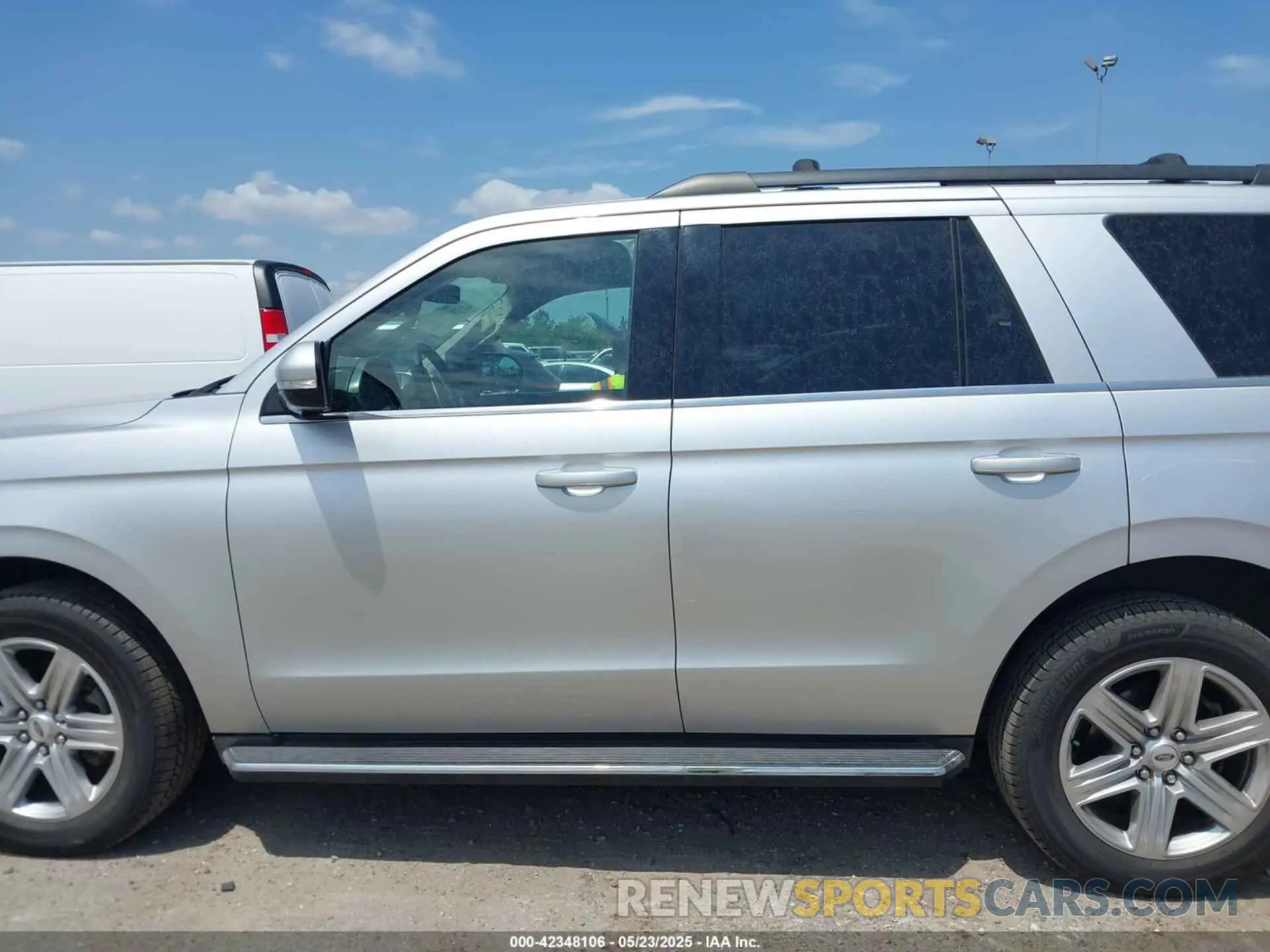 15 Photograph of a damaged car 1FMJU1HTXKEA16110 FORD EXPEDITION 2019