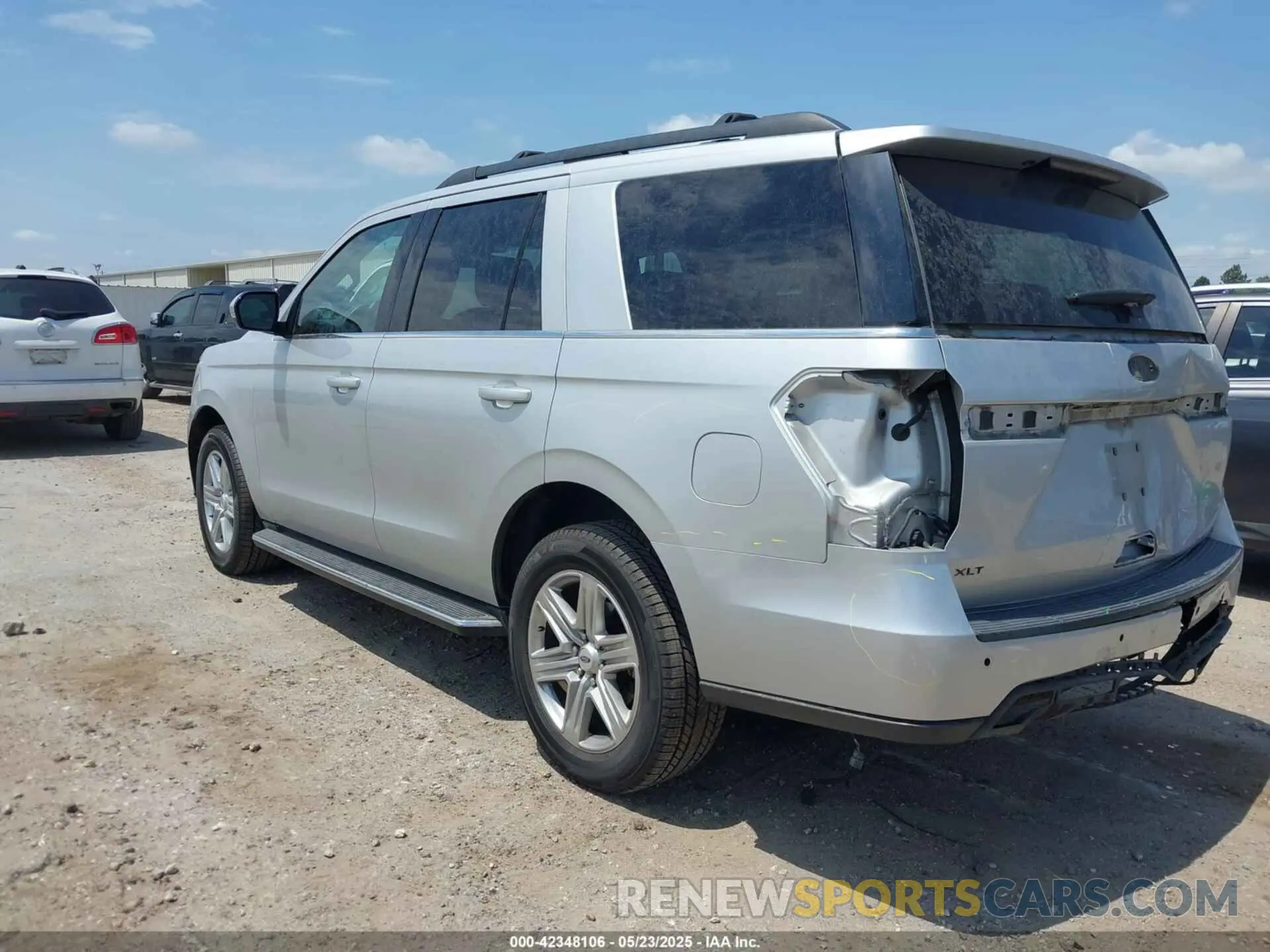 3 Photograph of a damaged car 1FMJU1HTXKEA16110 FORD EXPEDITION 2019