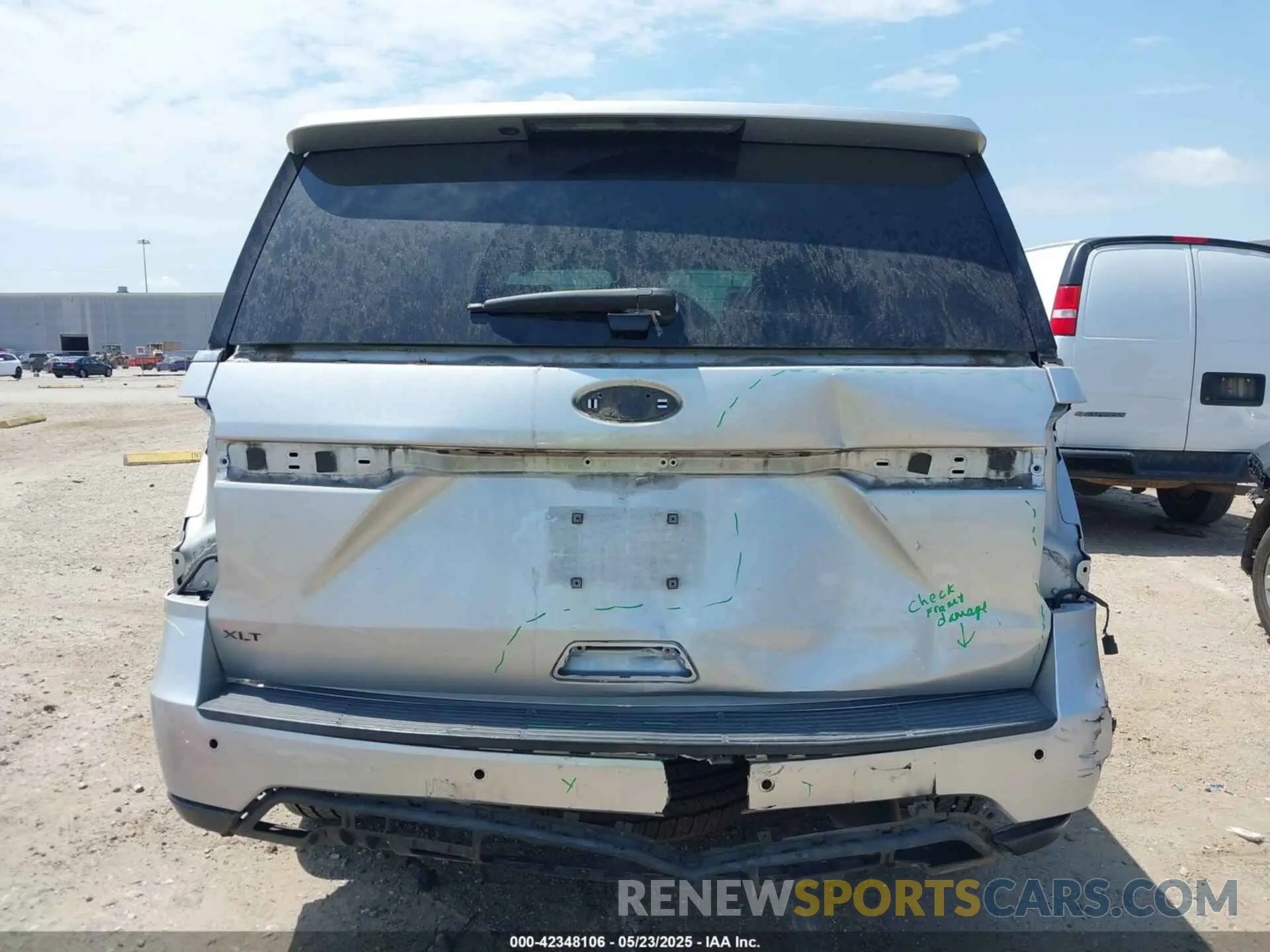 6 Photograph of a damaged car 1FMJU1HTXKEA16110 FORD EXPEDITION 2019