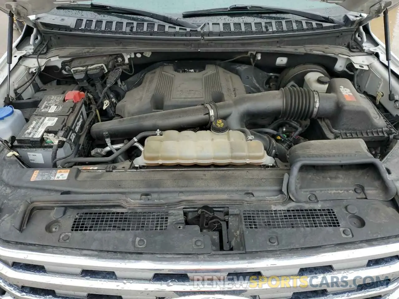 14 Photograph of a damaged car 1FMJU1HTXKEA39774 FORD EXPEDITION 2019