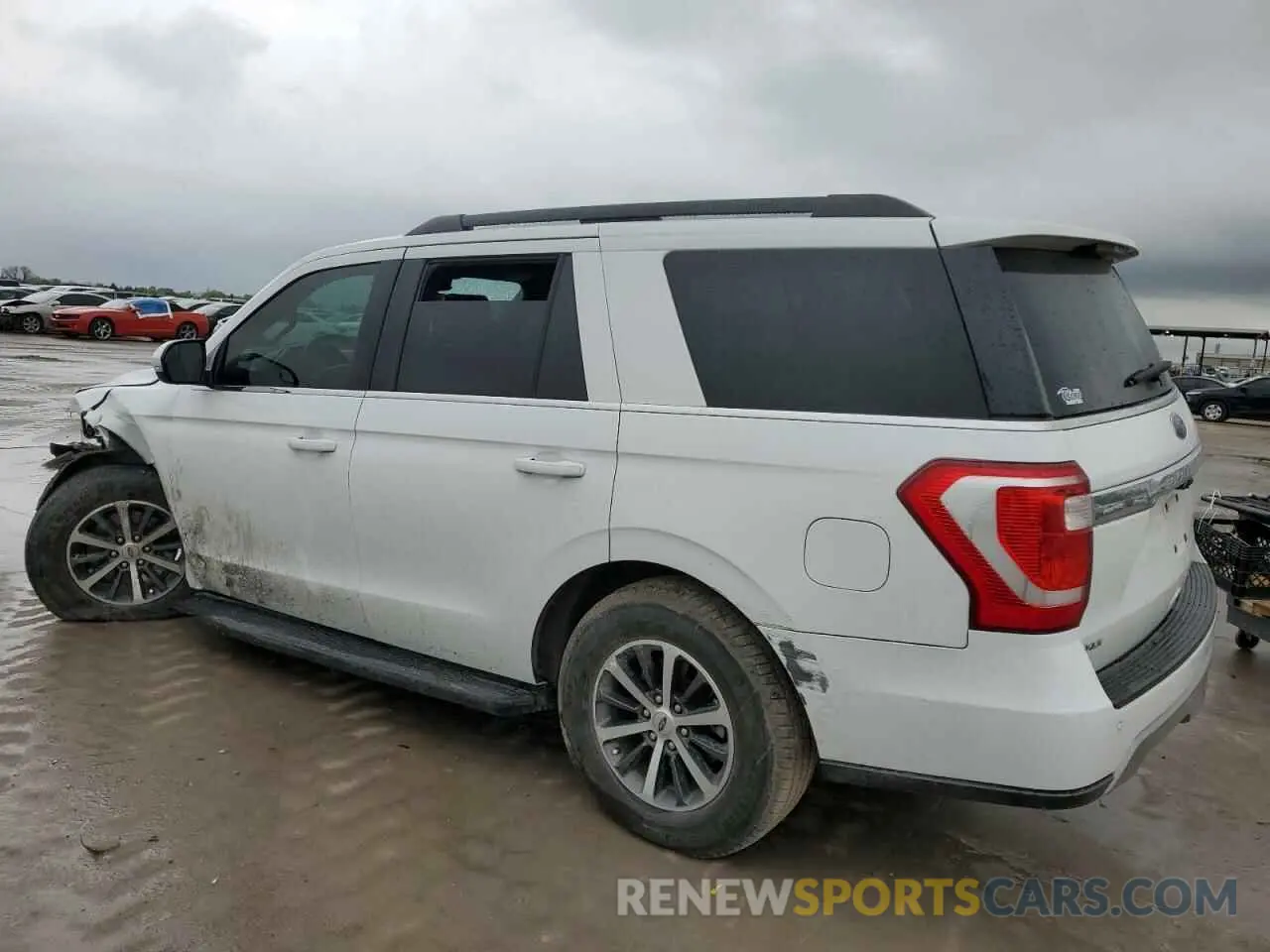 2 Photograph of a damaged car 1FMJU1HTXKEA39774 FORD EXPEDITION 2019
