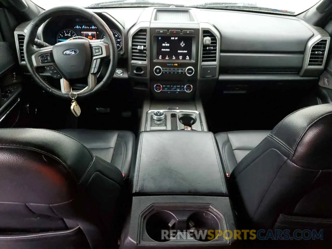 8 Photograph of a damaged car 1FMJU1HTXKEA39774 FORD EXPEDITION 2019