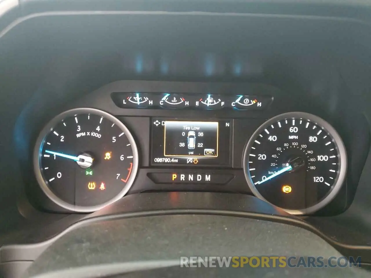 9 Photograph of a damaged car 1FMJU1HTXKEA39774 FORD EXPEDITION 2019