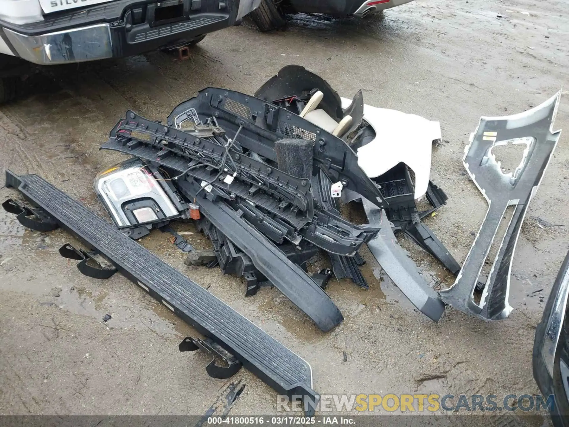 12 Photograph of a damaged car 1FMJU1JT0KEA84331 FORD EXPEDITION 2019