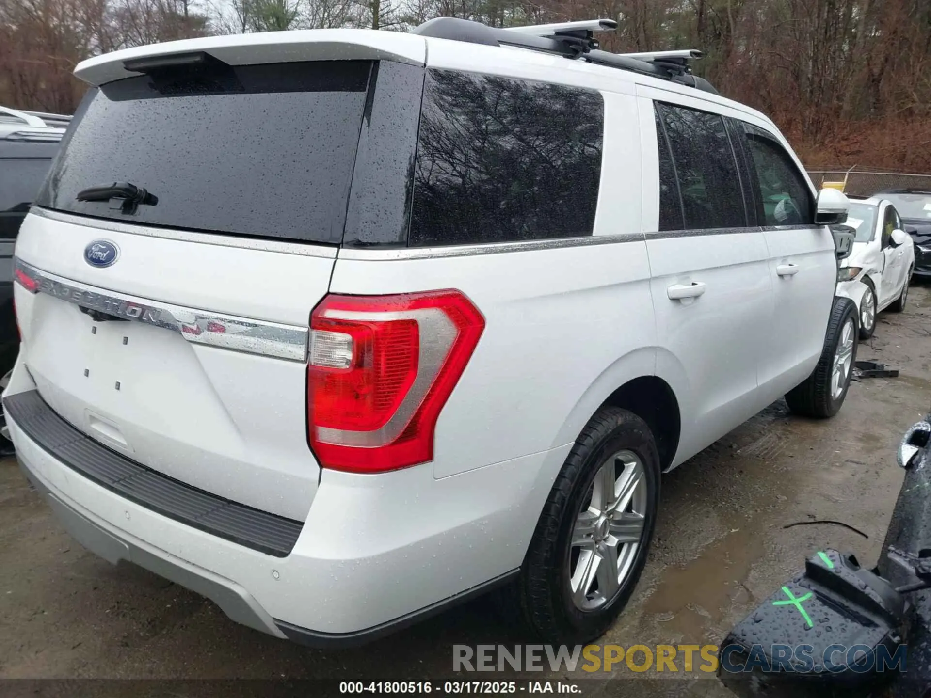 4 Photograph of a damaged car 1FMJU1JT0KEA84331 FORD EXPEDITION 2019
