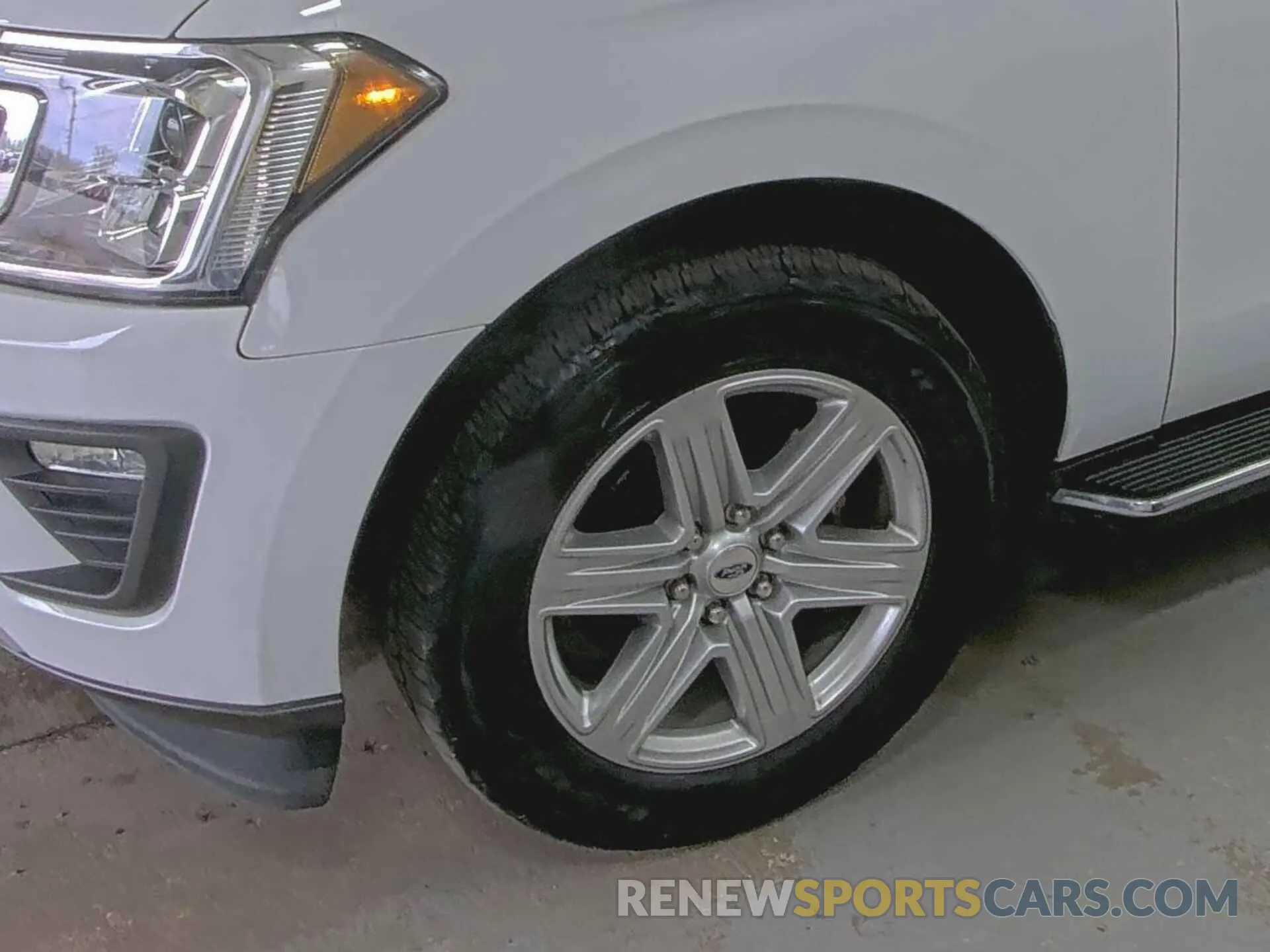 12 Photograph of a damaged car 1FMJU1JT0KEA88556 FORD EXPEDITION 2019