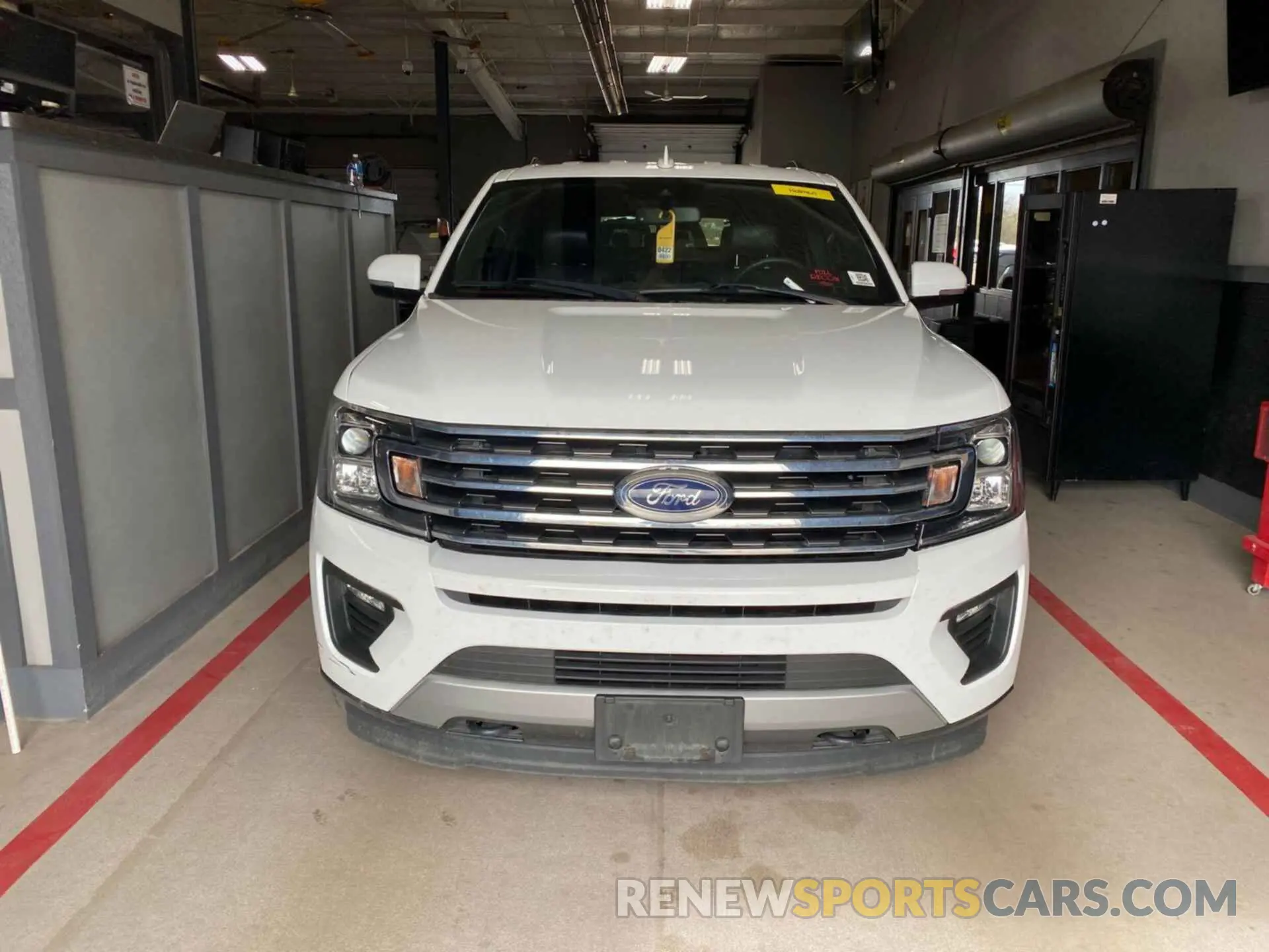 15 Photograph of a damaged car 1FMJU1JT0KEA88556 FORD EXPEDITION 2019