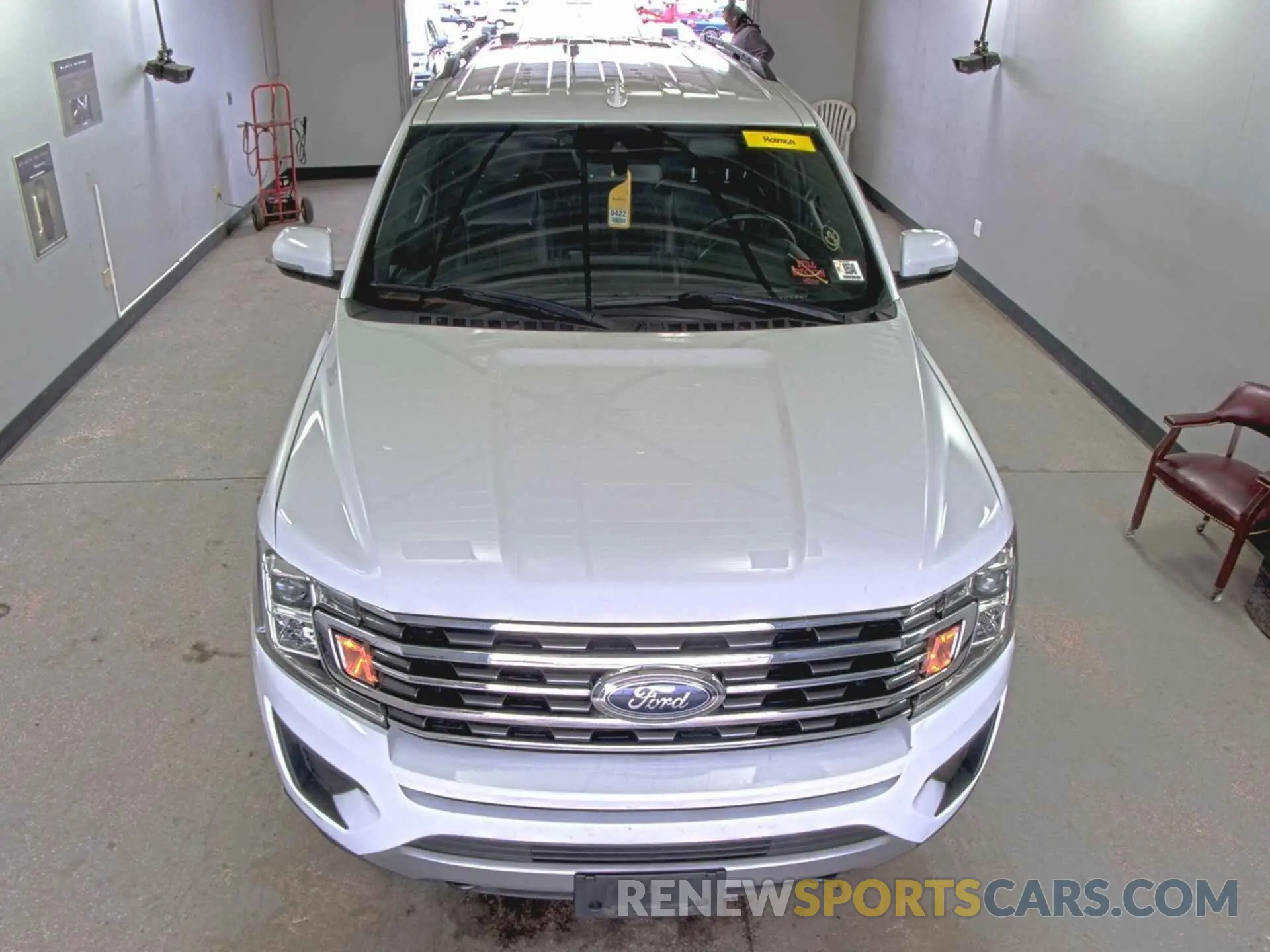 17 Photograph of a damaged car 1FMJU1JT0KEA88556 FORD EXPEDITION 2019