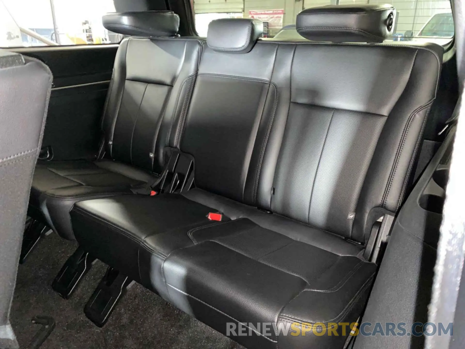 8 Photograph of a damaged car 1FMJU1JT0KEA88556 FORD EXPEDITION 2019