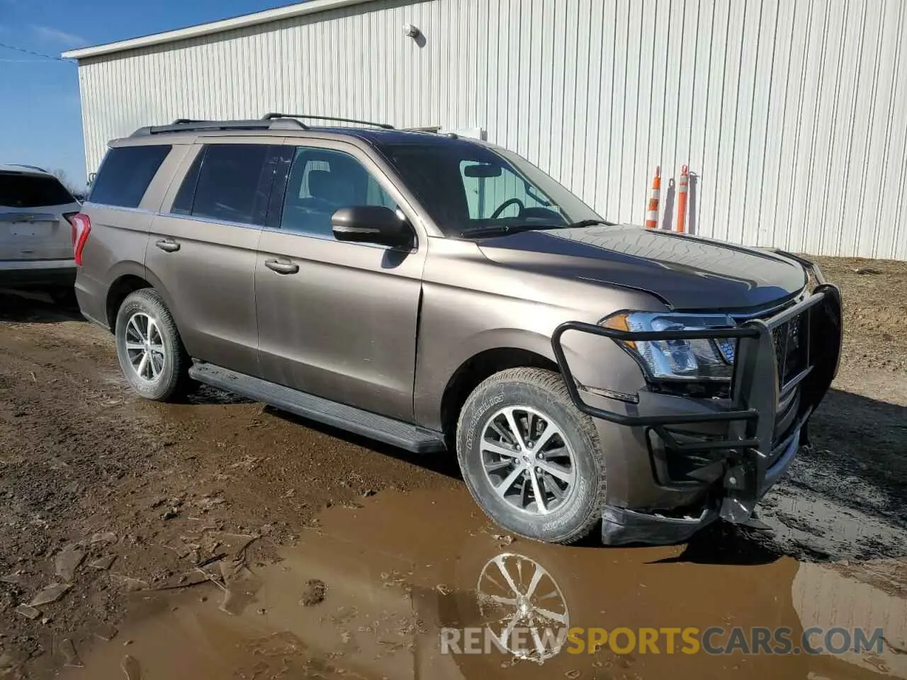 4 Photograph of a damaged car 1FMJU1JT4KEA26867 FORD EXPEDITION 2019