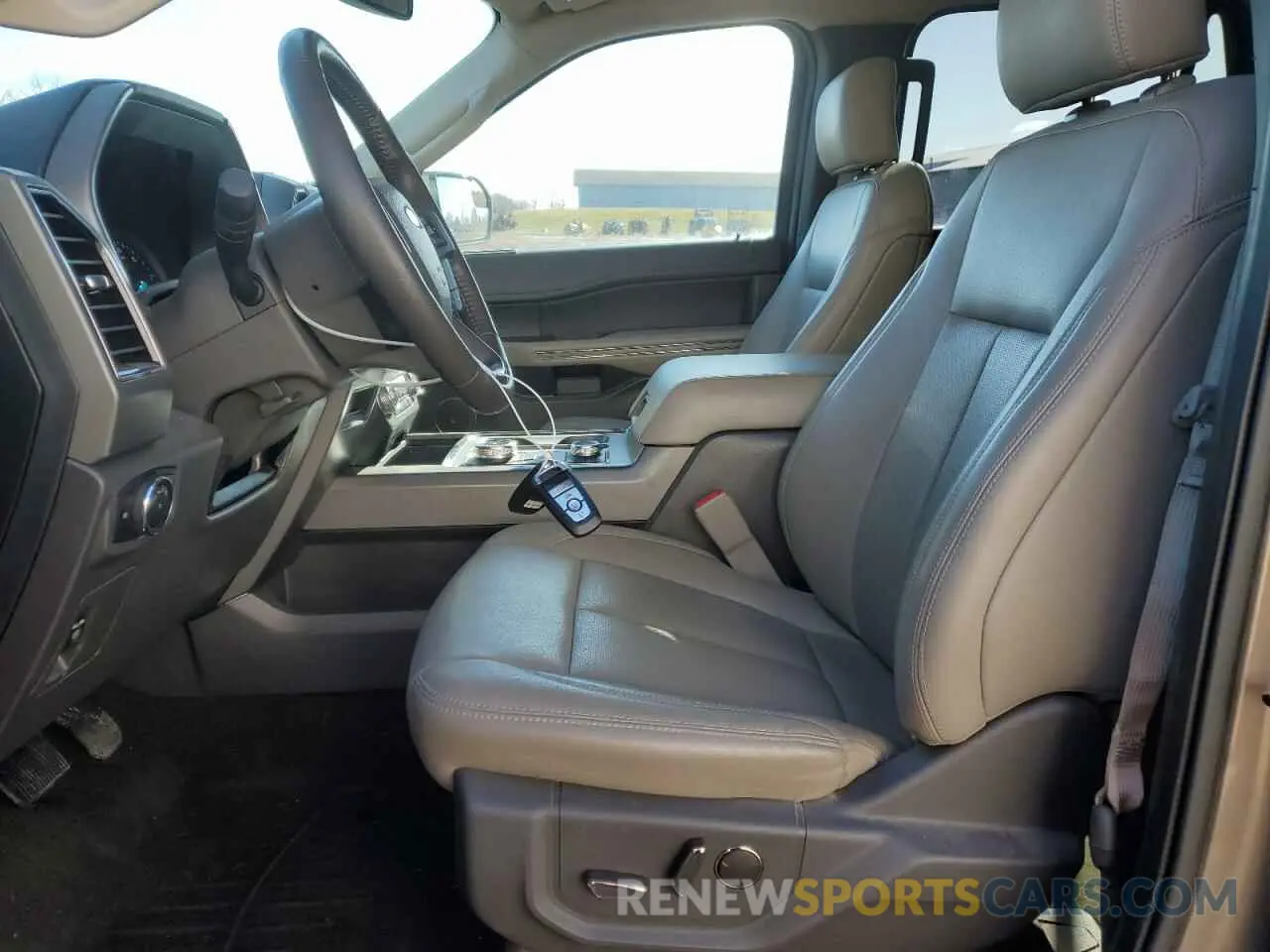 7 Photograph of a damaged car 1FMJU1JT4KEA26867 FORD EXPEDITION 2019